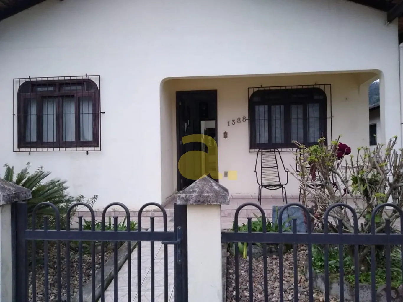 ÓTIMA CASA A VENDA NO CENTRO DE RODEIO COM 3 DORMITÓRIOS A VENDA — foto 6