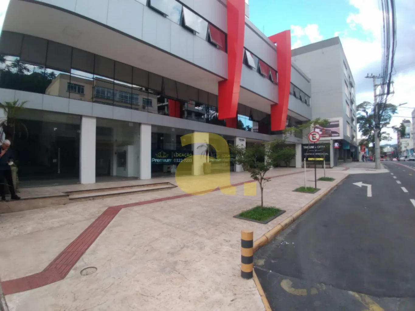 EXCELENTE CONJUNTO DE SALAS COMERCIAIS NOVAS PARA LOCAÇÃO - foto 1