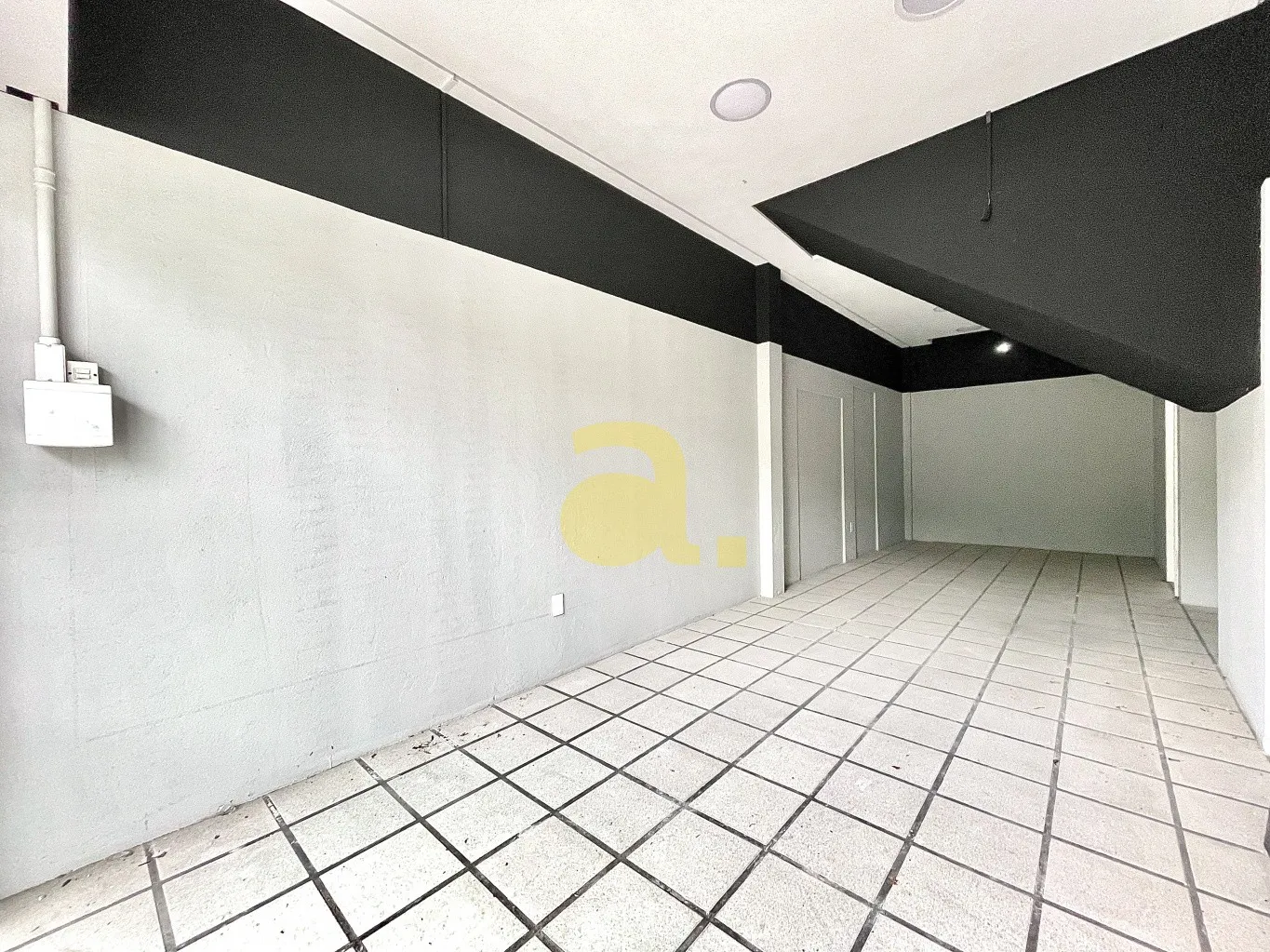 EXCELENTE SALA COMERCIAL LOCAÇÃO BAIRRO ITOUPAVA NORTE — foto 3