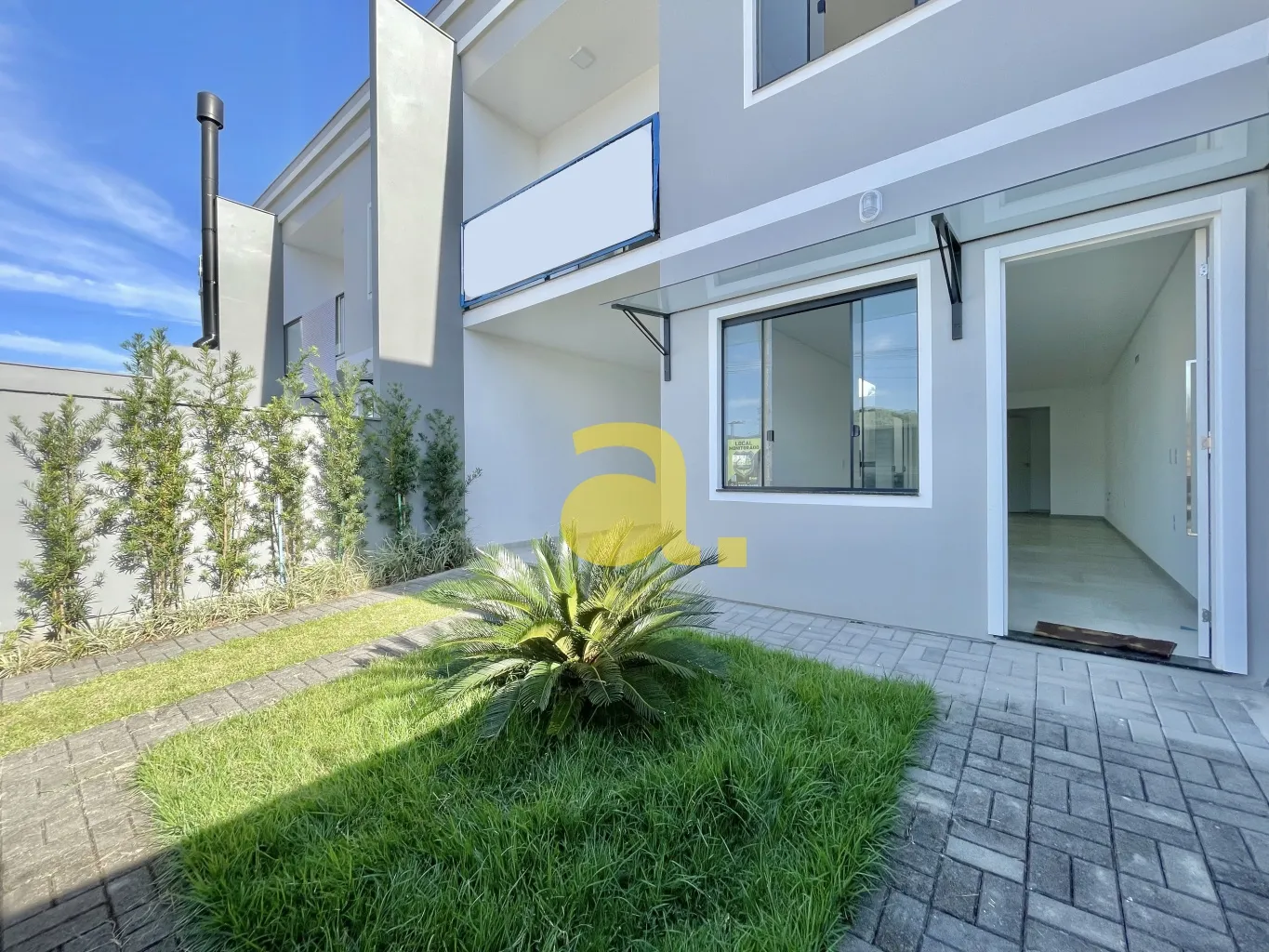 ÚLTIMA UNIDADE - SOBRADO DIFERENCIADO EM GASPAR C/ 6,5M DE FRENTE — foto 2