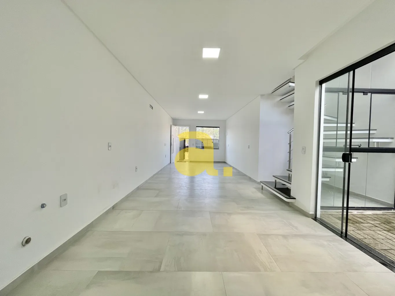 ÚLTIMA UNIDADE - SOBRADO DIFERENCIADO EM GASPAR C/ 6,5M DE FRENTE — foto 5