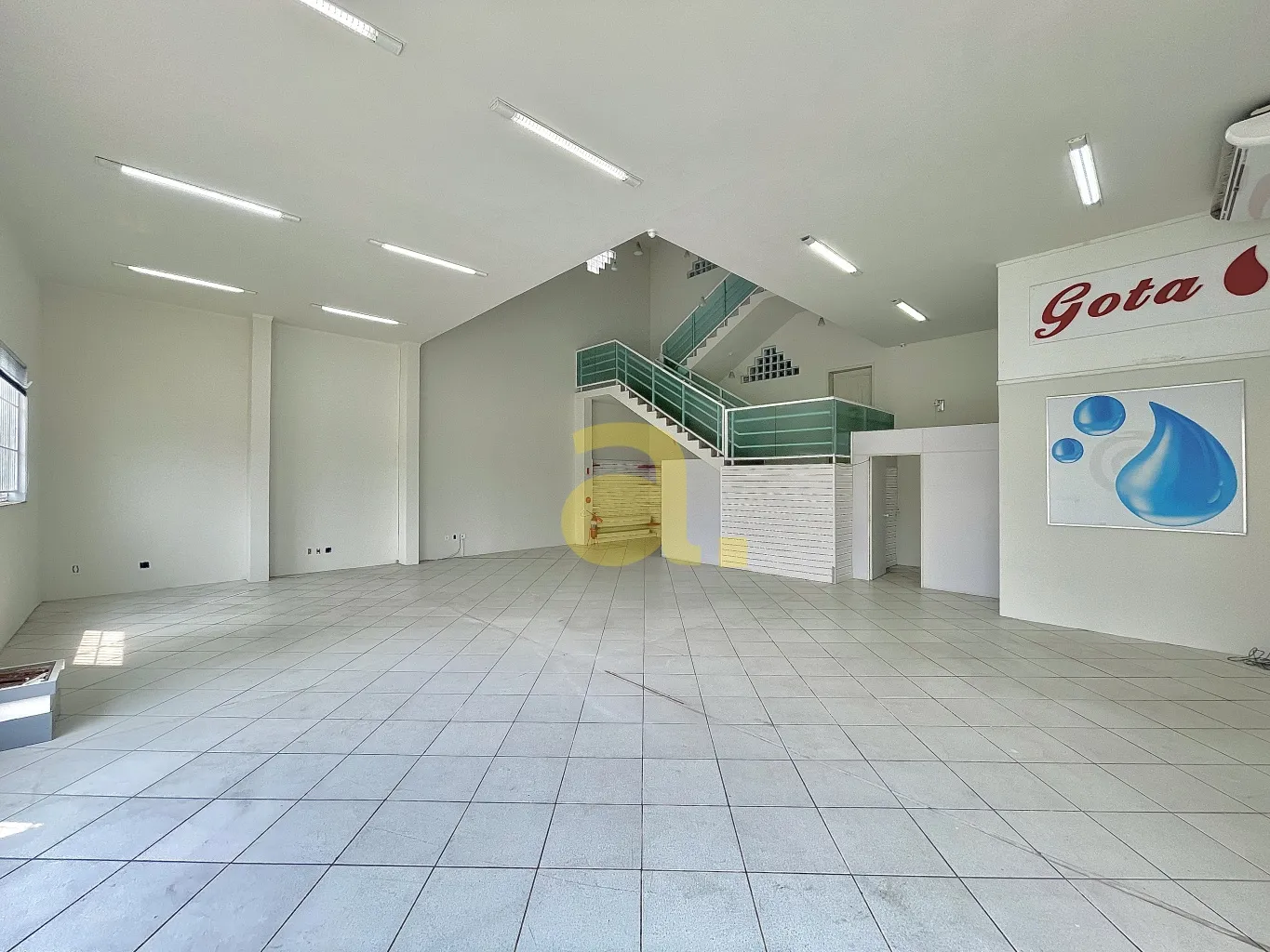 PRÉDIO COMERCIAL COM 750m PARA ALUGAR - VILA NOVA - BLUMENAU — foto 3