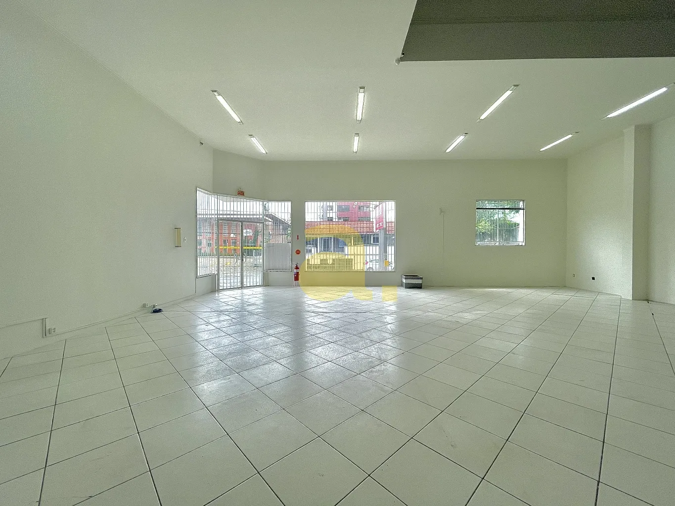 PRÉDIO COMERCIAL COM 750m PARA ALUGAR - VILA NOVA - BLUMENAU — foto 4