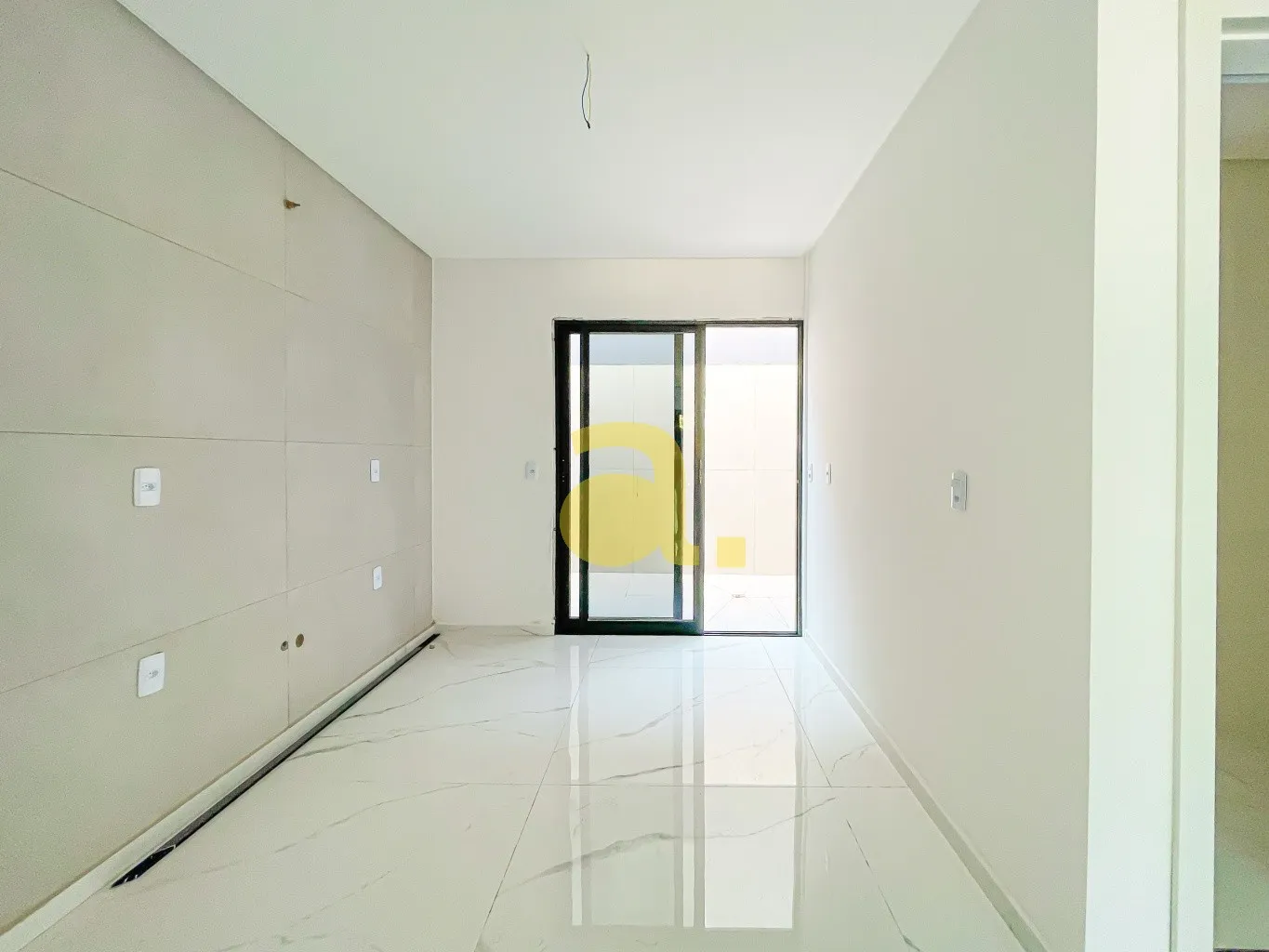 TRIPLEX COM DUAS SUÍTES NA ESCOLA AGRÍCOLA — foto 6
