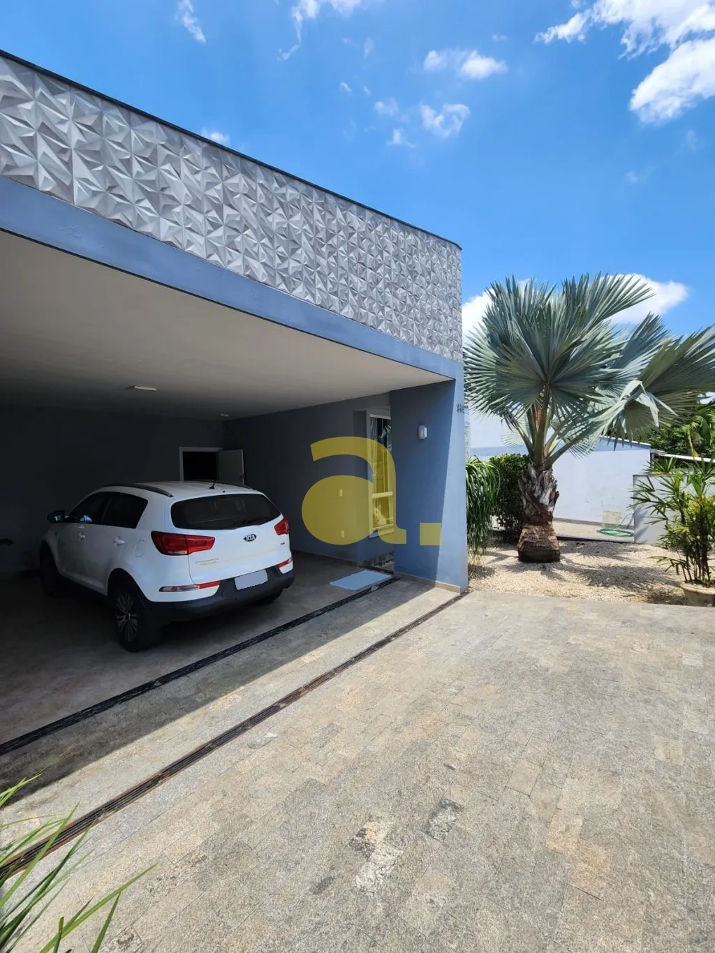 LINDA CASA COM PISCINA NA VELHA CENTRAL — foto 3