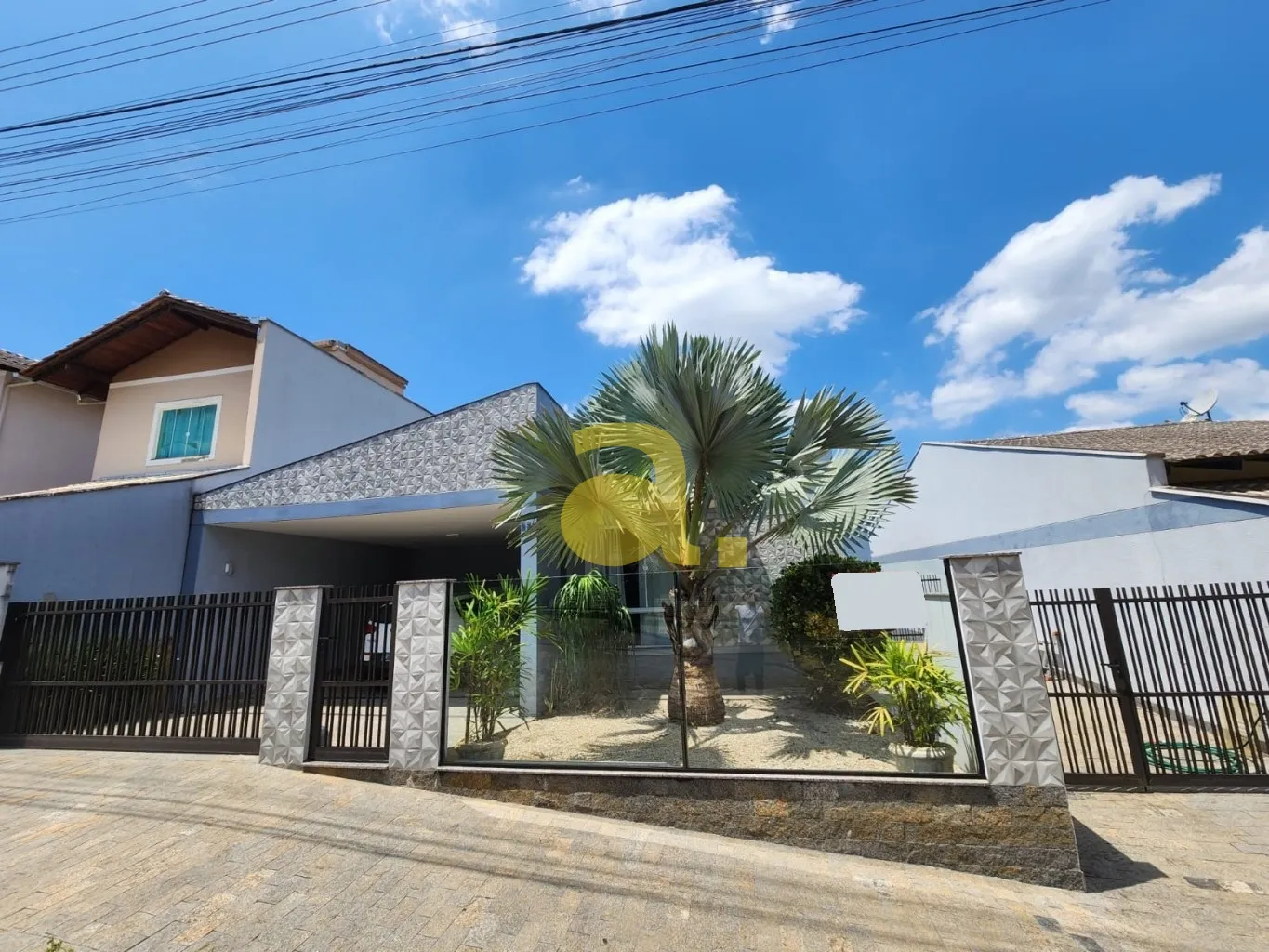 LINDA CASA COM PISCINA NA VELHA CENTRAL — foto 4