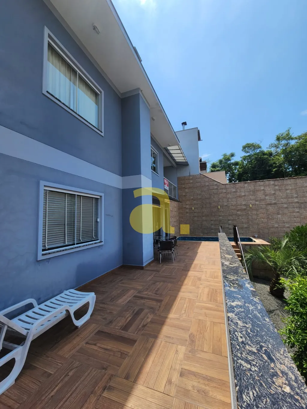 LINDA CASA COM PISCINA NA VELHA CENTRAL — foto 7