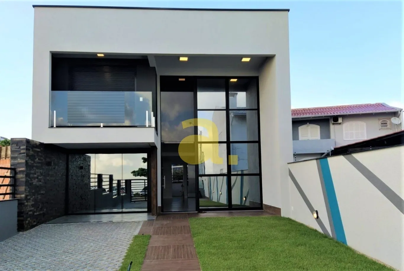 CASA FRENTE MAR À VENDA NA PRAIA DA ARMAÇAO EM PENHA - SC - foto 1