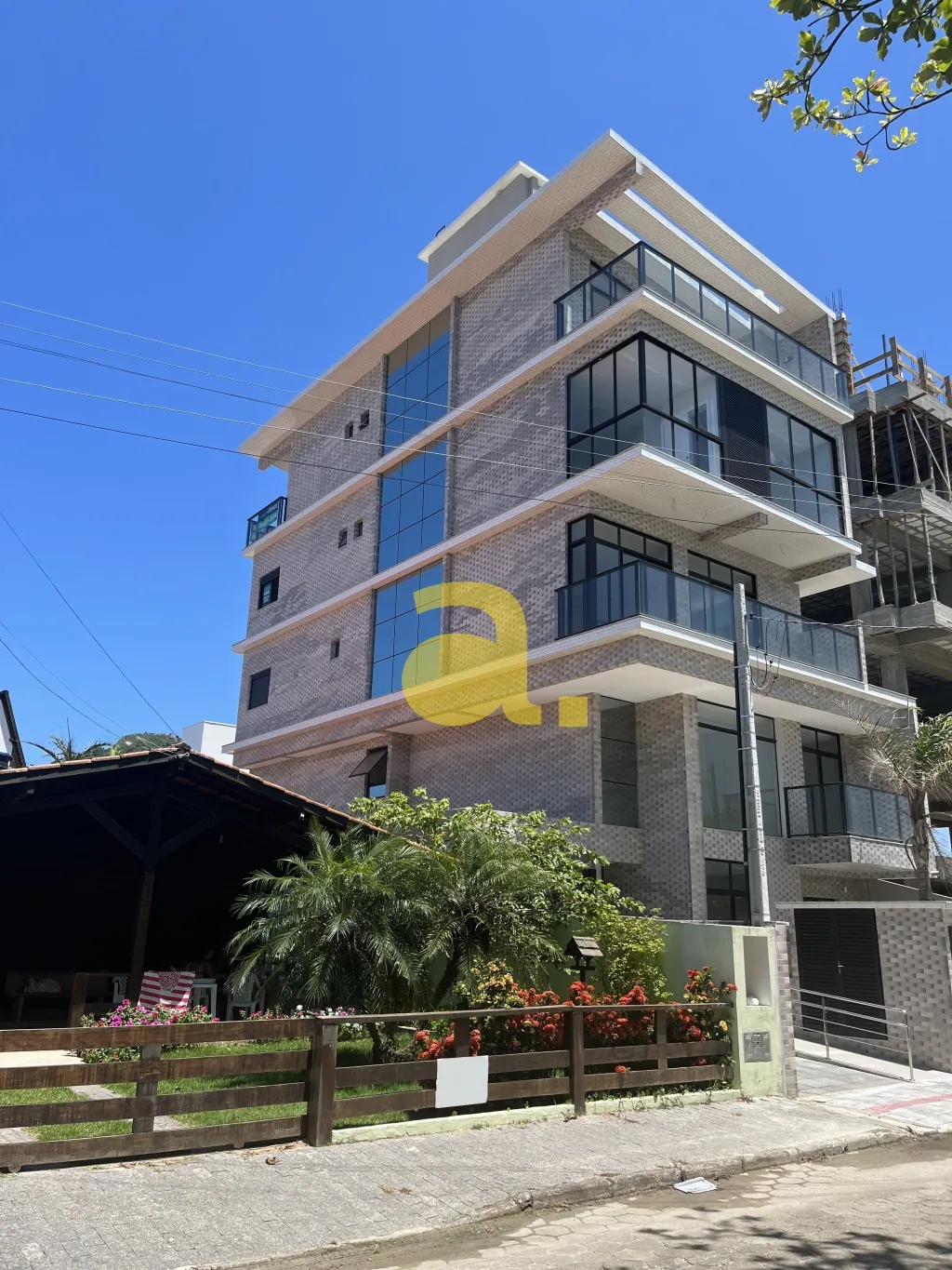 Cobertura duplex a 150 metros da praia em Canto Grande-Bombinhas. — foto 4