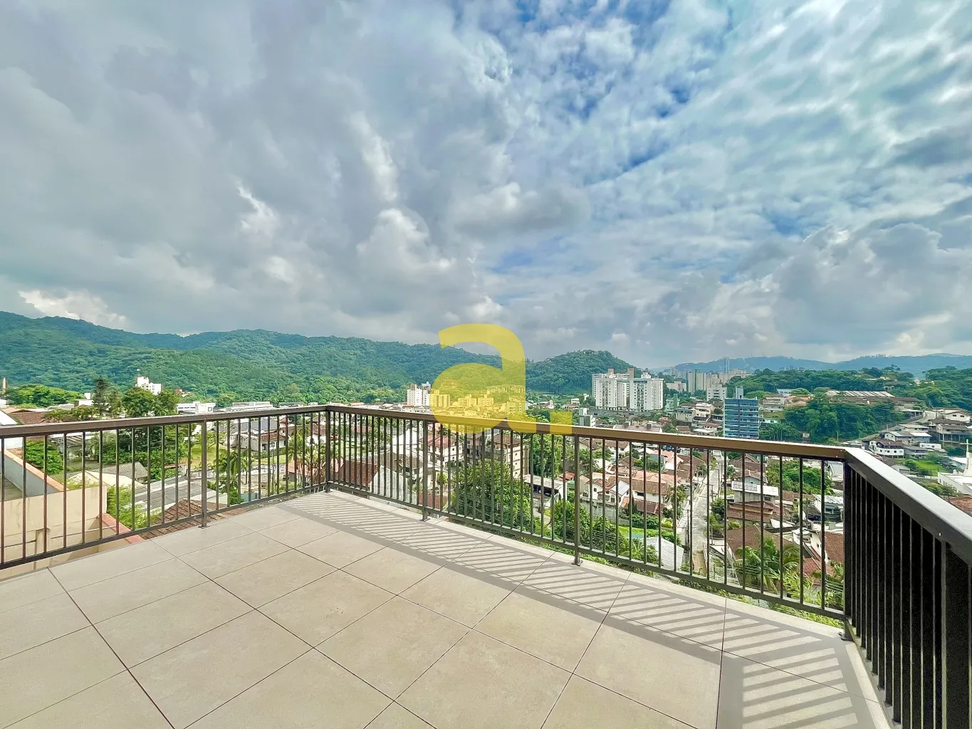 AMPLA CASA COM 3 DORMITÓRIOS NO BAIRRO GARCIA - BLUMENAU — foto 6