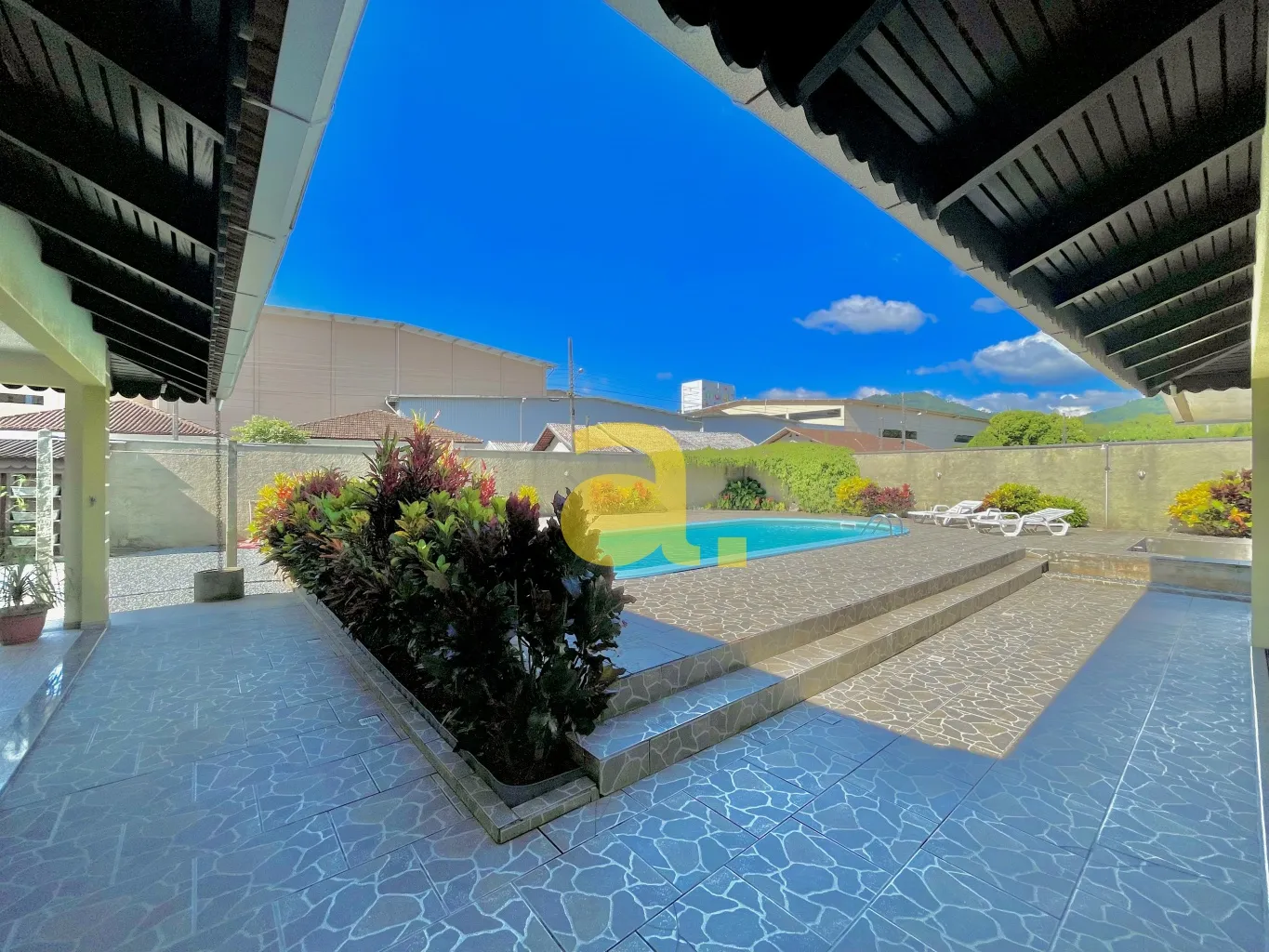 Casa com terreno amplo e piscina a venda em Pomerode! — foto 6