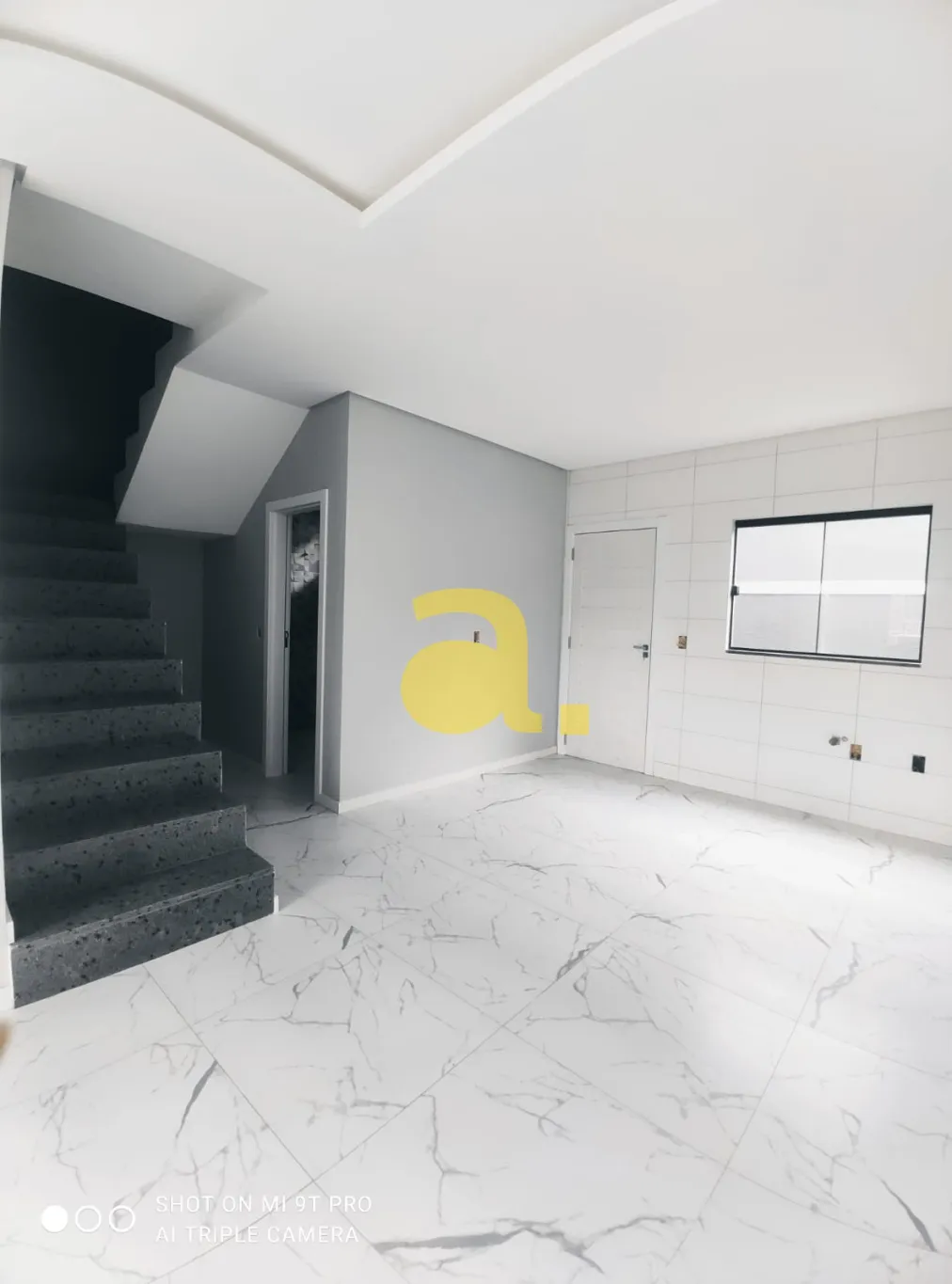 Sobrado novo com 3 dormitórios | Centro de Barra Velha - foto 1