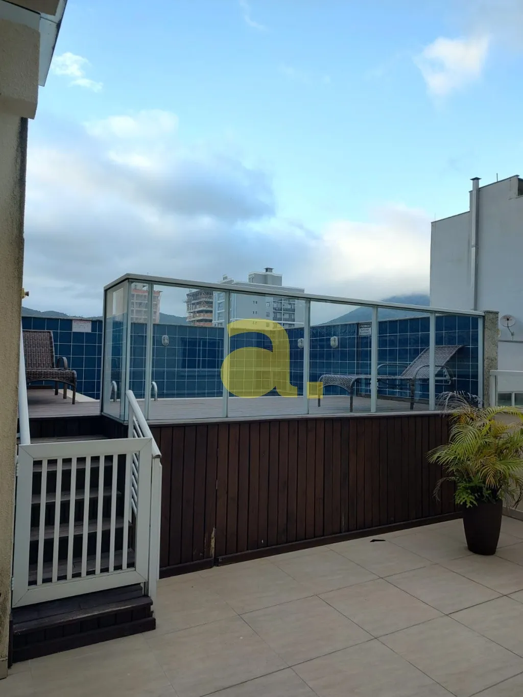 APARTAMENTO SEMI MOBILIADO DISTANTE 300M DO MAR EM PORTO BELO — foto 4