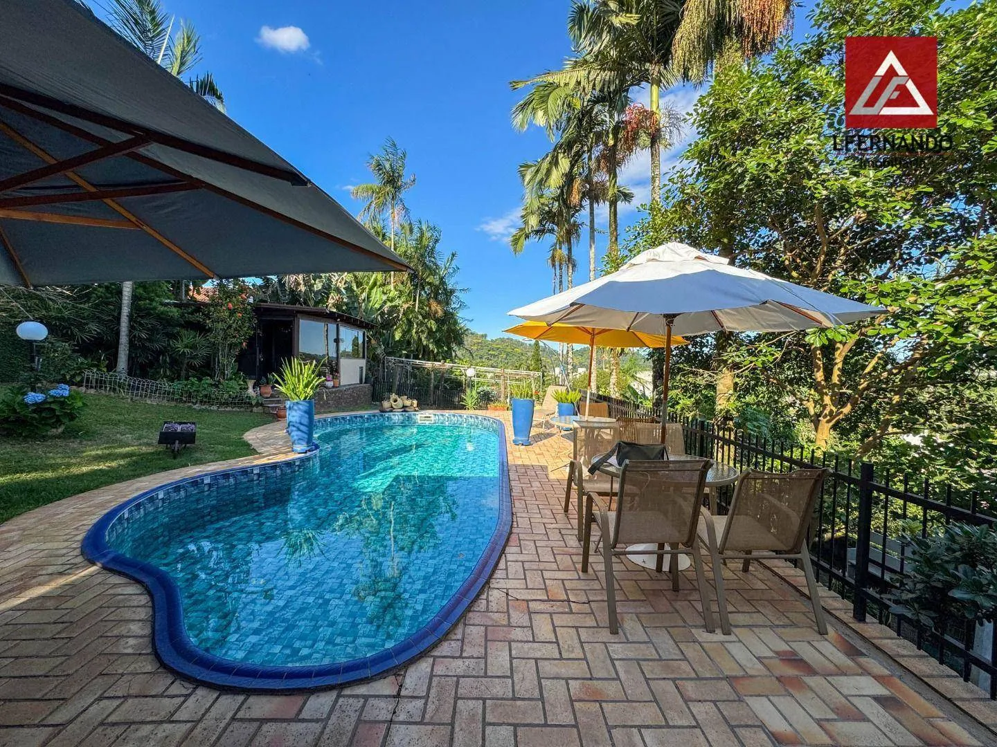 Casa mobiliada com 3 dormitório, sendo 1 suíte à venda, 380 m por R$ 1.395.000 - Salto do Norte - Blumenau/SC - foto 1