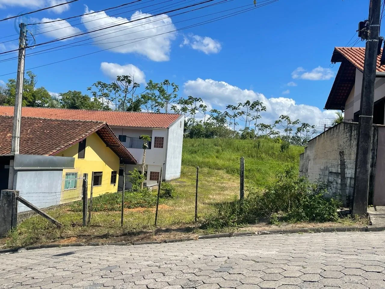 TERRENO COM EXCELENTE LOCALIZAÇÃO - foto 1