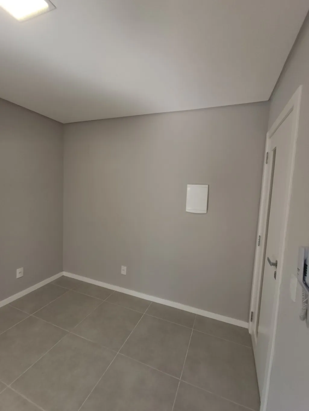 **Sala Comercial Moderna na Alameda Rio Branco - Blumenau/SC** — foto 3