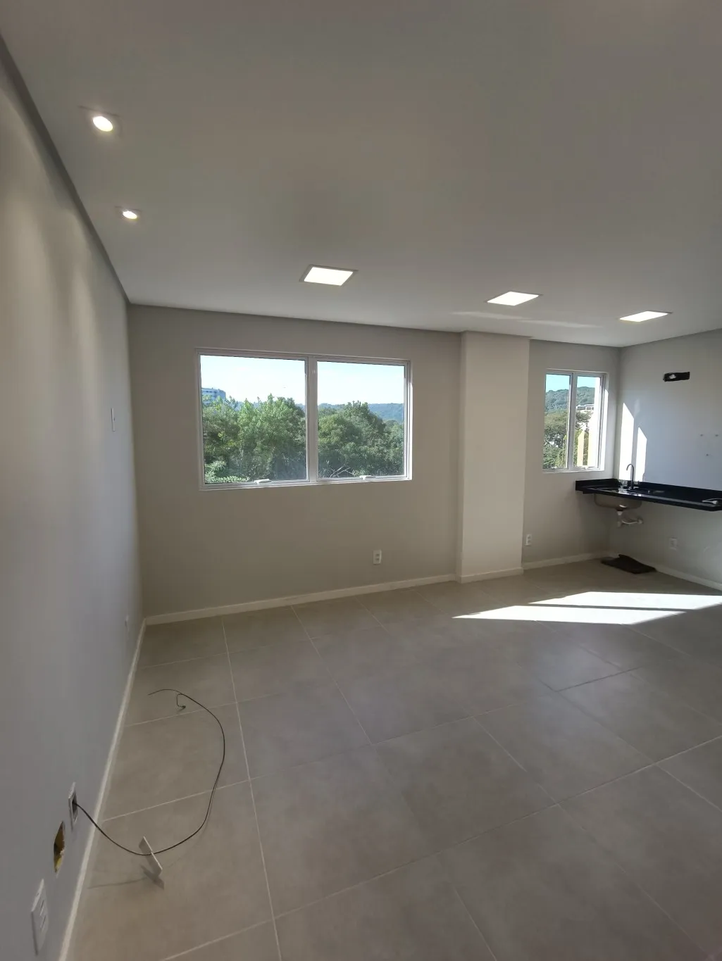 **Sala Comercial Moderna na Alameda Rio Branco - Blumenau/SC** — foto 6