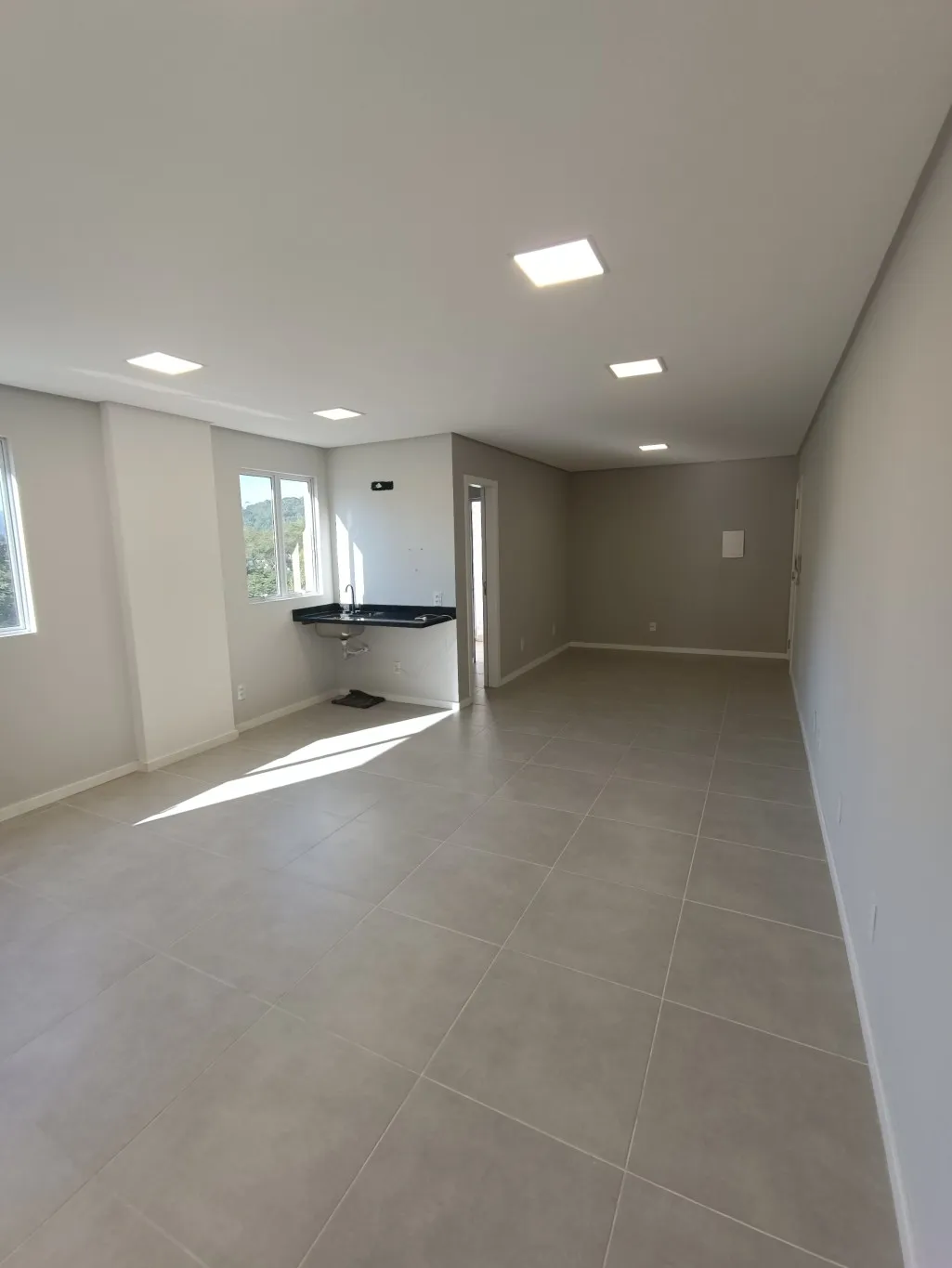 **Sala Comercial Moderna na Alameda Rio Branco - Blumenau/SC** — foto 7