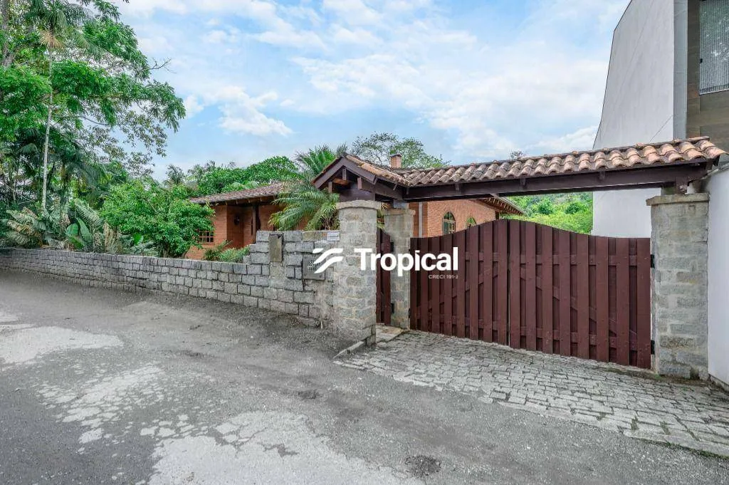 Casa com 8 dormitórios, 315 m - venda por R$ 1.450.000,00 ou aluguel por R$ 5.360,00/mês - Velha - Blumenau/SC - foto 1