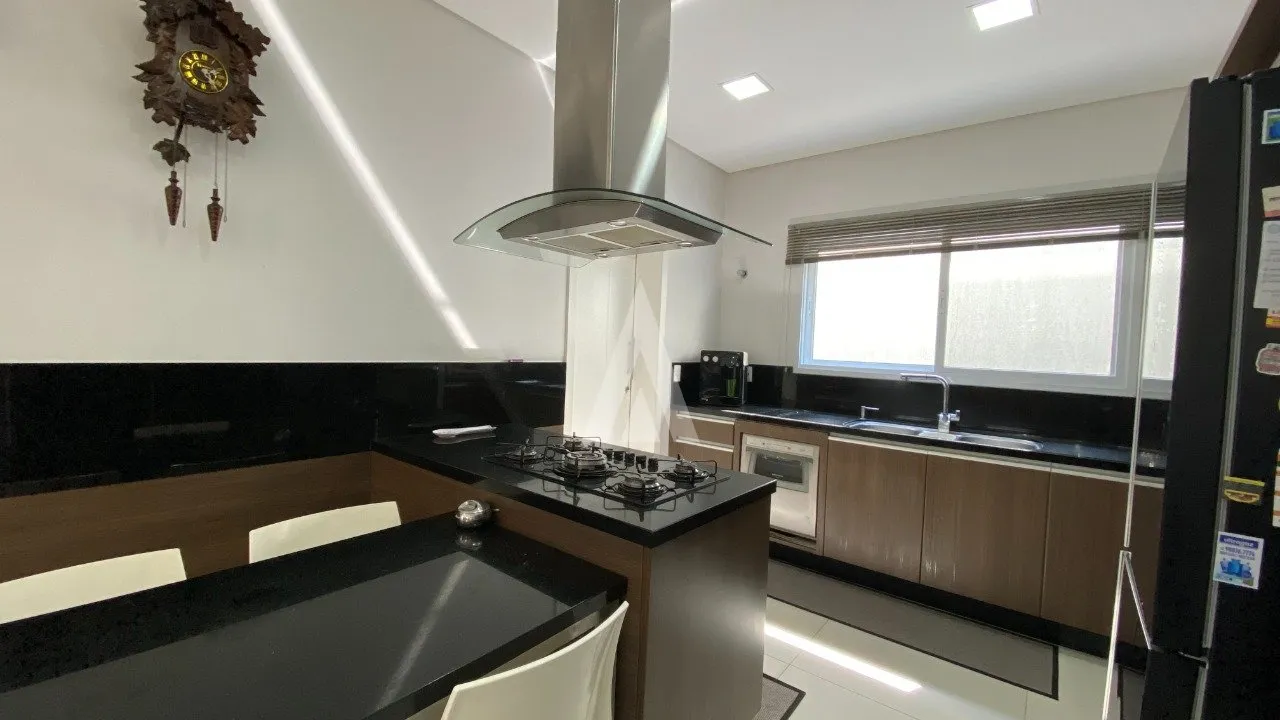 Sobrado com 4 quartos à venda no bairro Floresta em Joinville-SC de R$ 2.000.000,00 por R$ 1.900.000,00 — foto 7