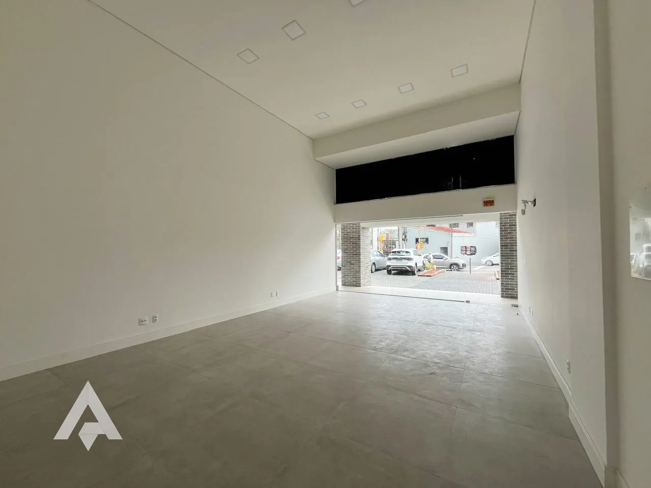 Sala de 50 m para locação por R$3.500,00 - Bairro Vila Nova - Blumenau/SC - foto 1