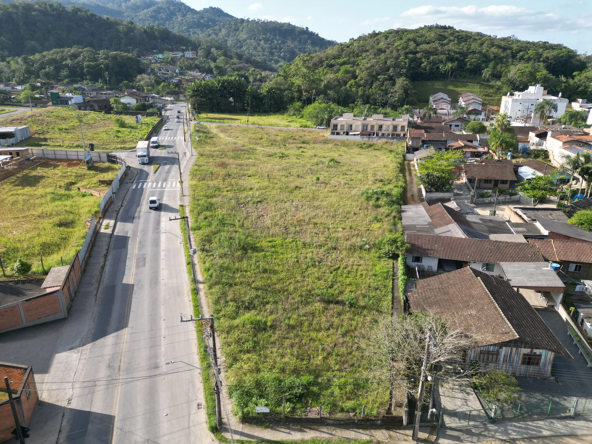 Terreno Residencial e comercial com grande potencial de frente para Jacob Ineichen - foto 1