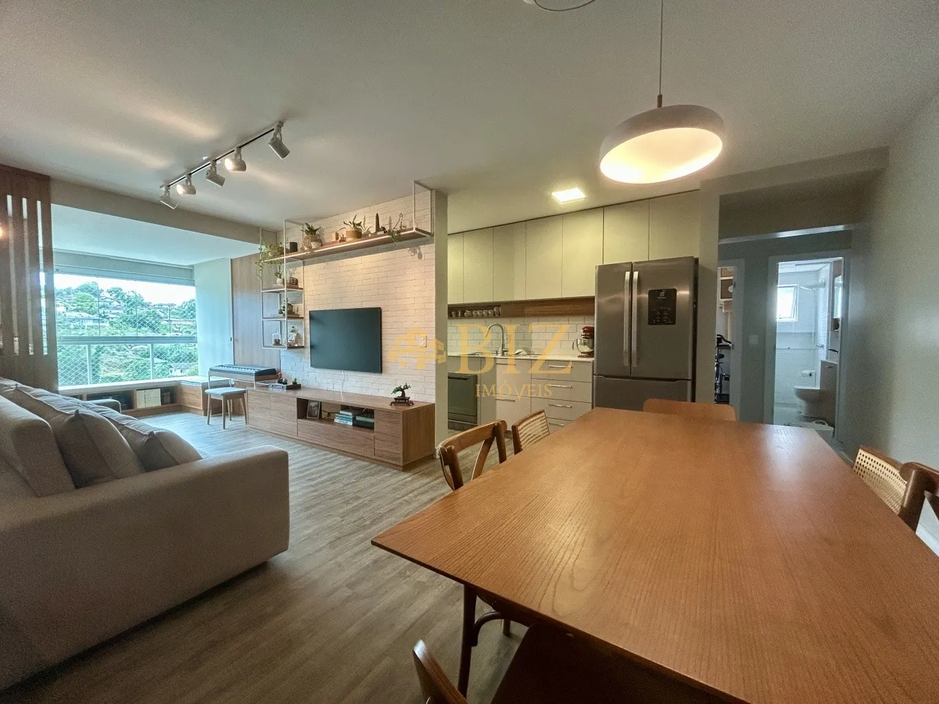 Belíssimo apartamento com 3 dormitórios (1 suíte), TOTALMENTE MOBILIADO, em prédio com infra de lazer completa, no Bairro Itoupava Norte! - foto 1