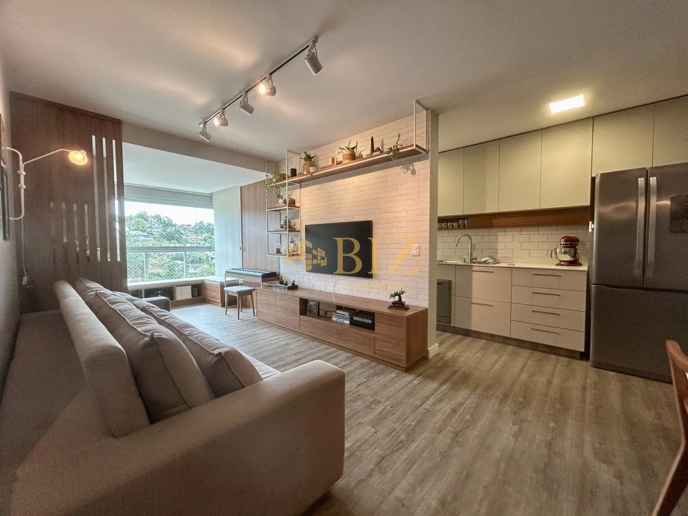 Belíssimo apartamento com 3 dormitórios (1 suíte), TOTALMENTE MOBILIADO, em prédio com infra de lazer completa, no Bairro Itoupava Norte! — foto 2
