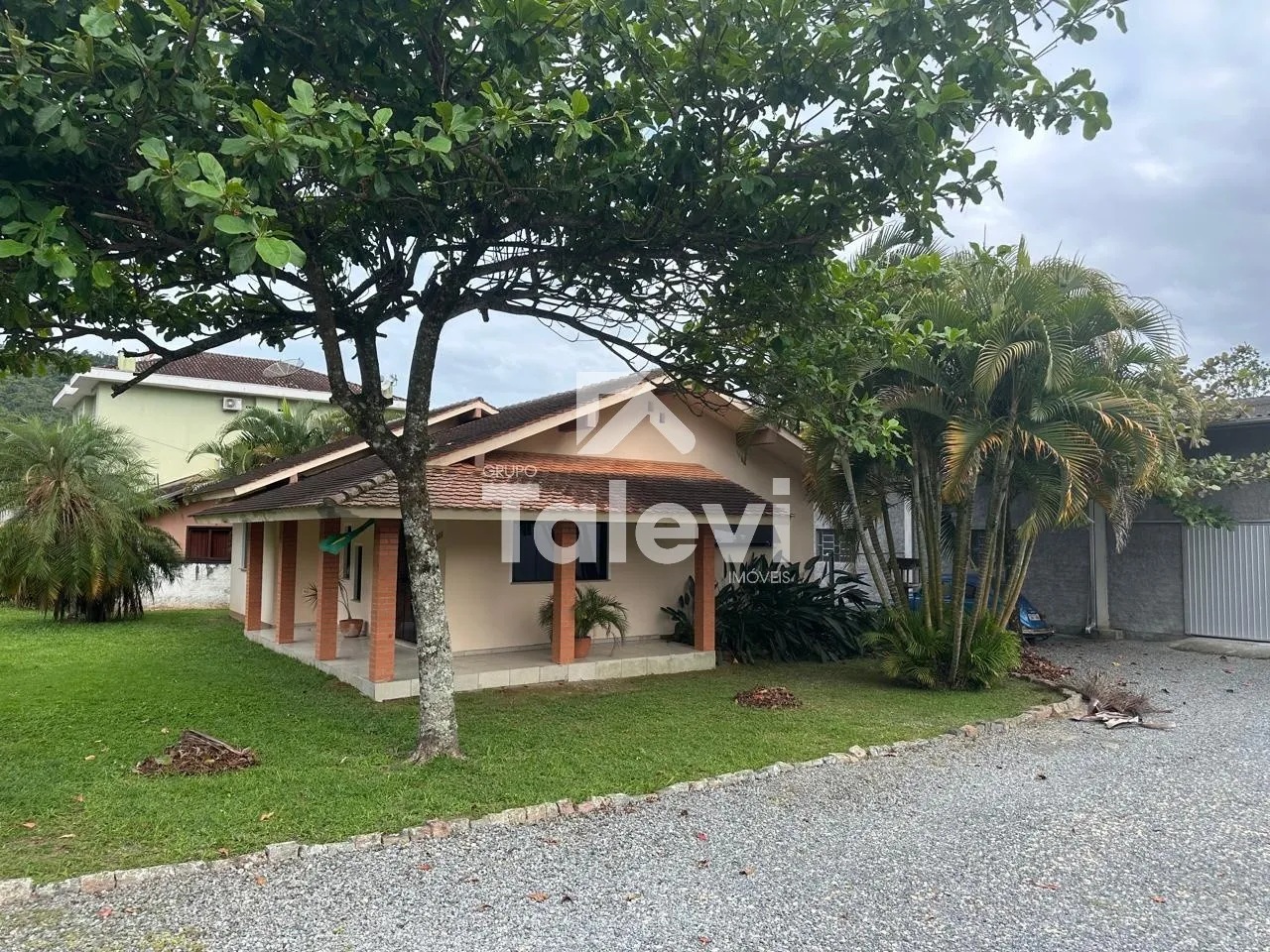 Casa com Galpão em Região Central de Pomerode | Terreno Plano com 1.080 m - foto 1