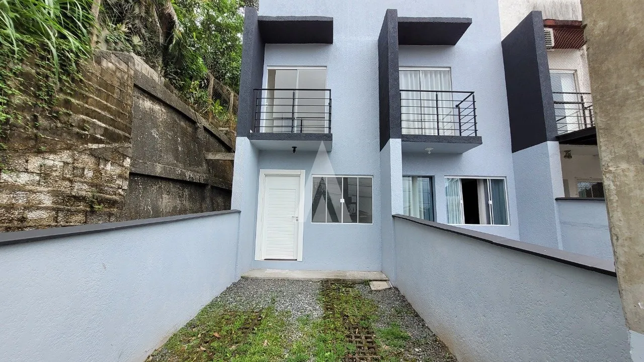 Sobrado geminado com 2 quartos à venda no bairro Glória em Joinville -SC por R$ 350.000,00. - foto 1