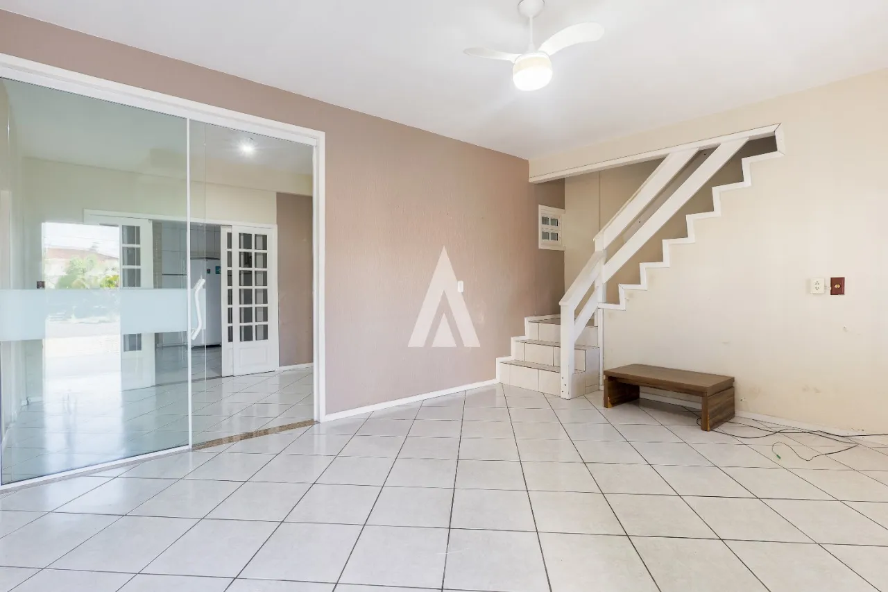 Casa com 1 suíte e 2 quartos à venda no bairro Iririú em Joinville-SC por R$1.090.000,00. — foto 2