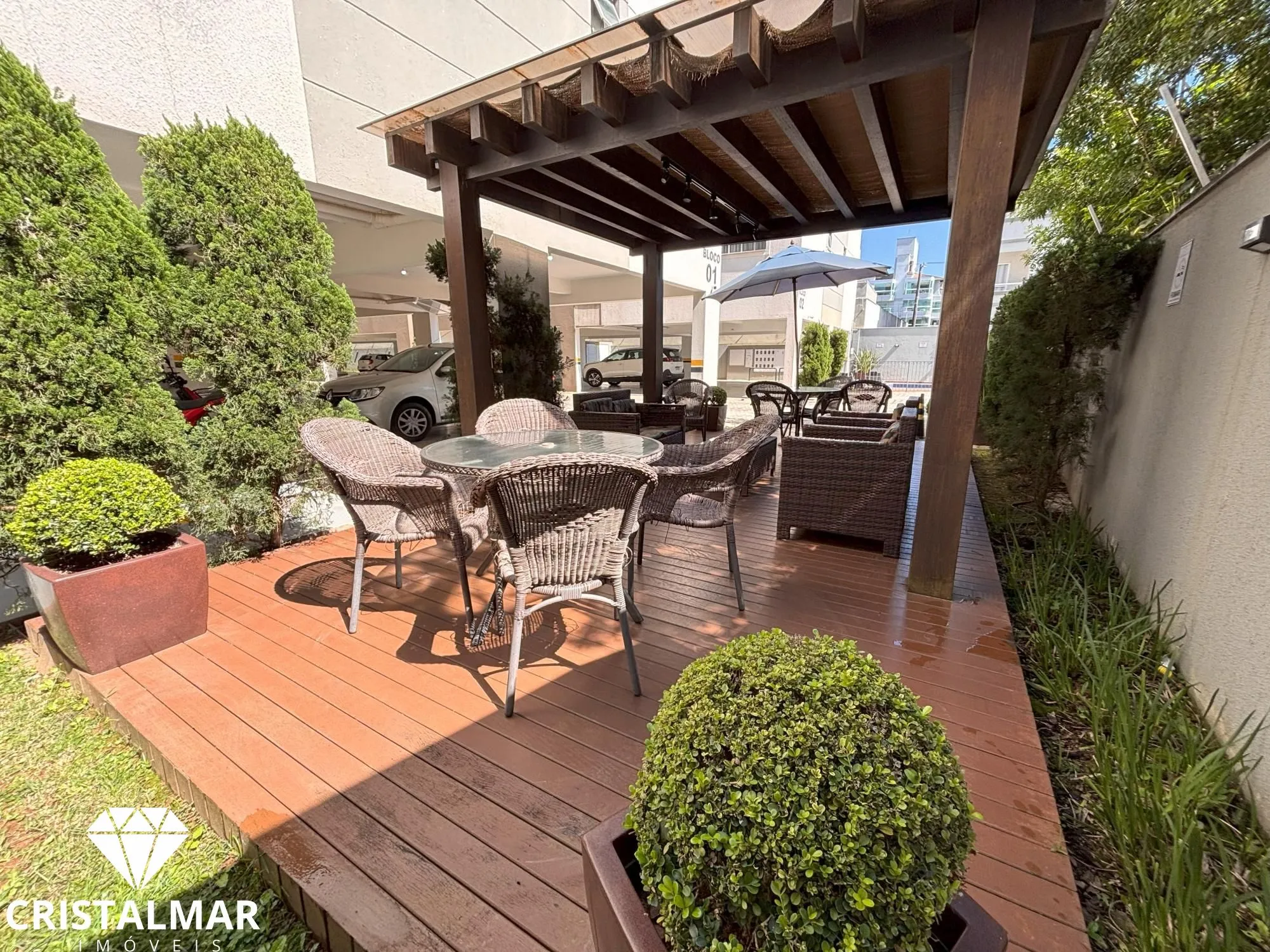 OPORTUNIDADE EM CONDOMINIO FECHADO- APTO MOBILIADO A 250 METROS DA PRAIA — foto 2