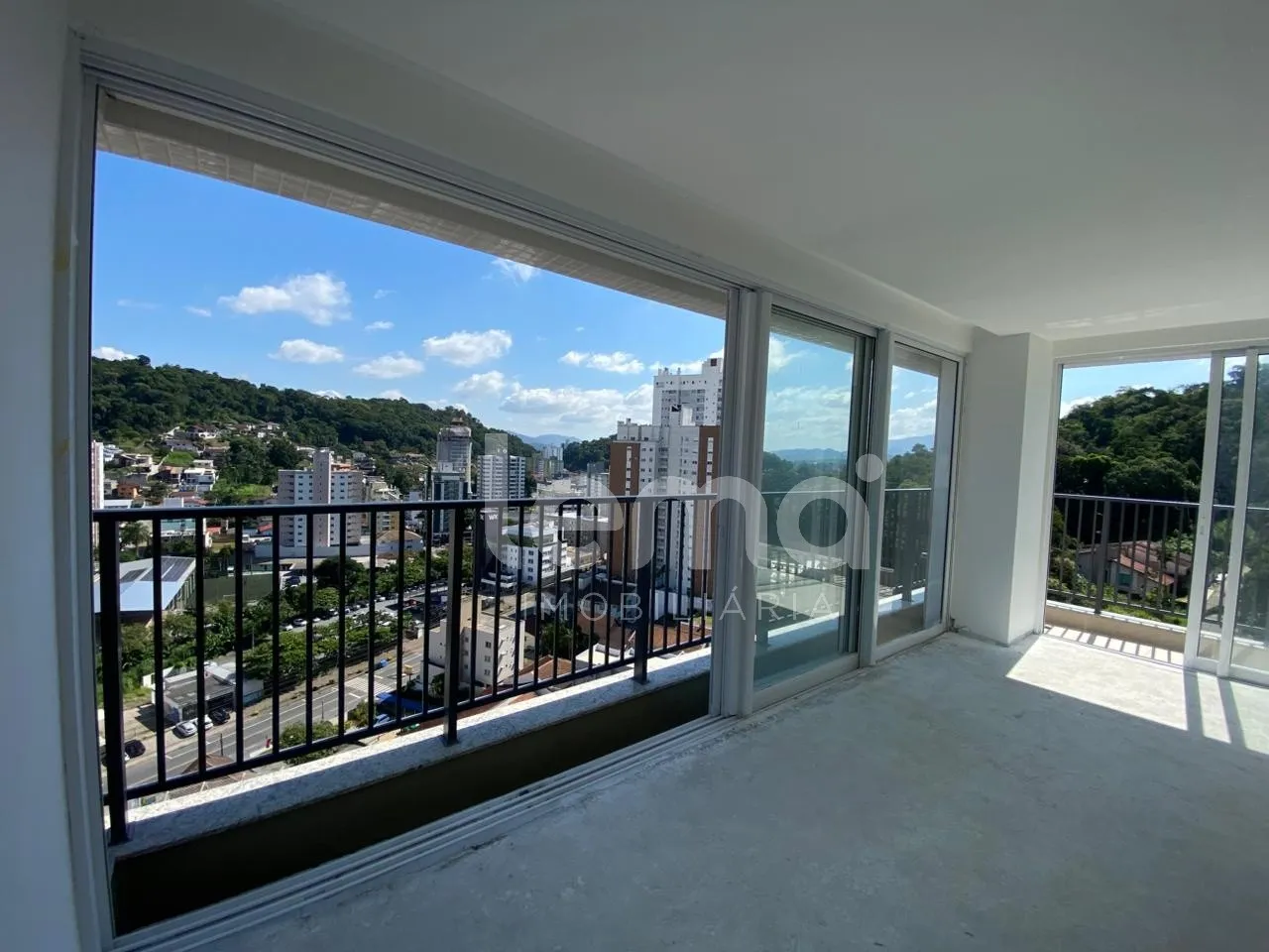Apartamento com 3 suítes, próximo à Unimed no bairro Vila Nova em Blumenau. - foto 1