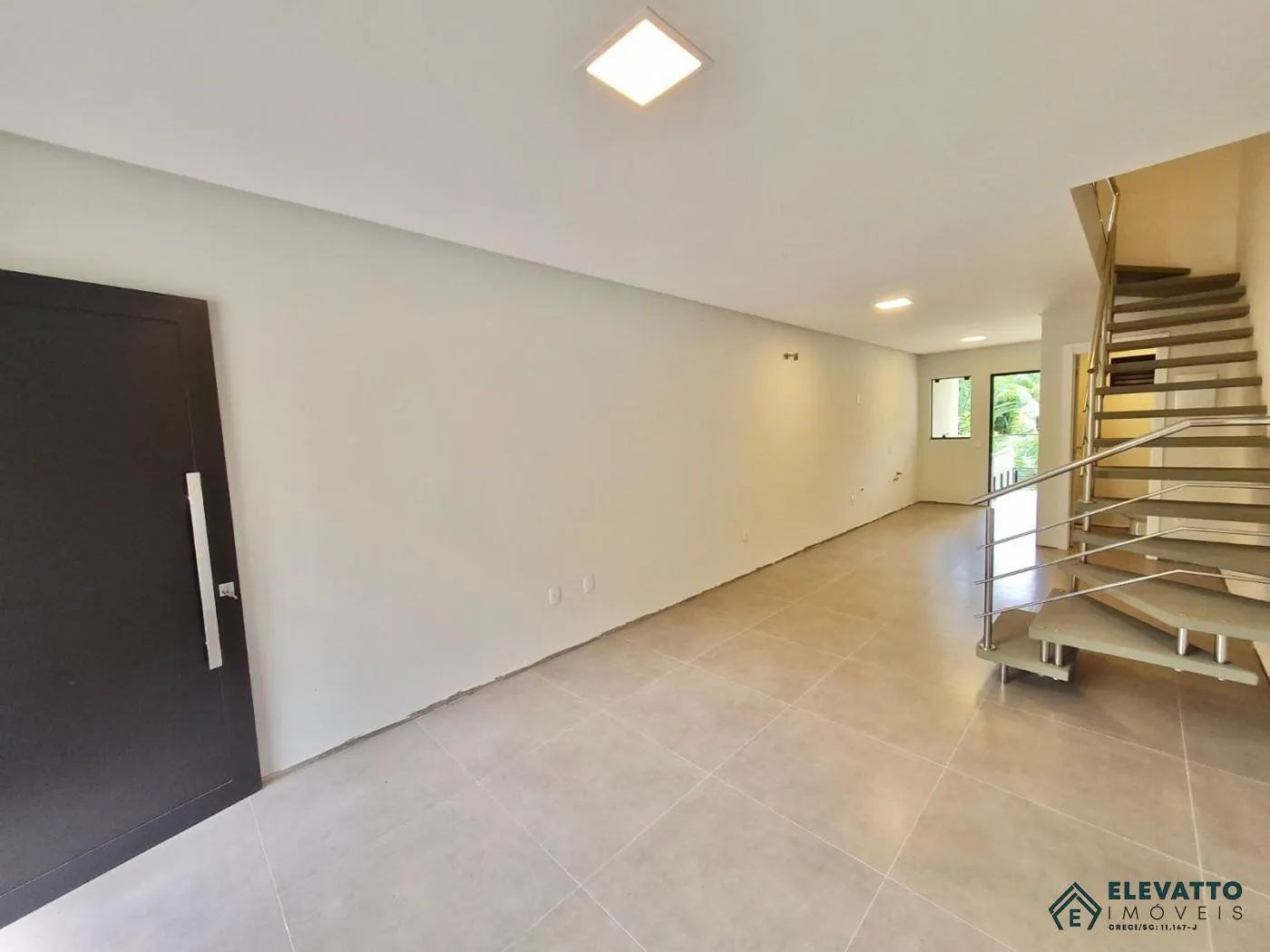 Casa para Venda em Blumenau, Água Verde, 2 dormitórios, 2 suítes, 3 banheiros, 2 vagas - foto 1