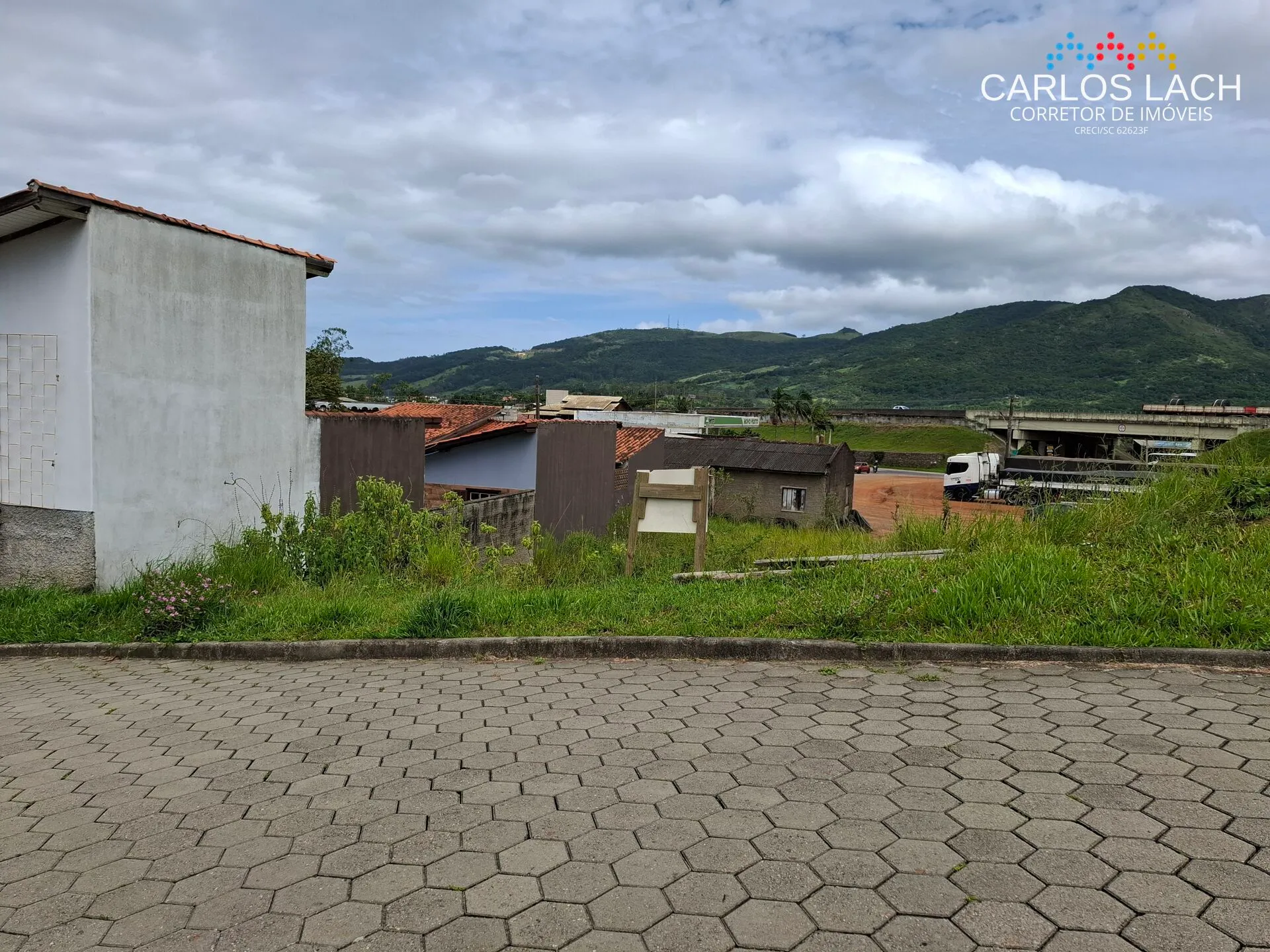 Terreno à venda no bairro Santiago - Pescaria brava/SC - foto 1
