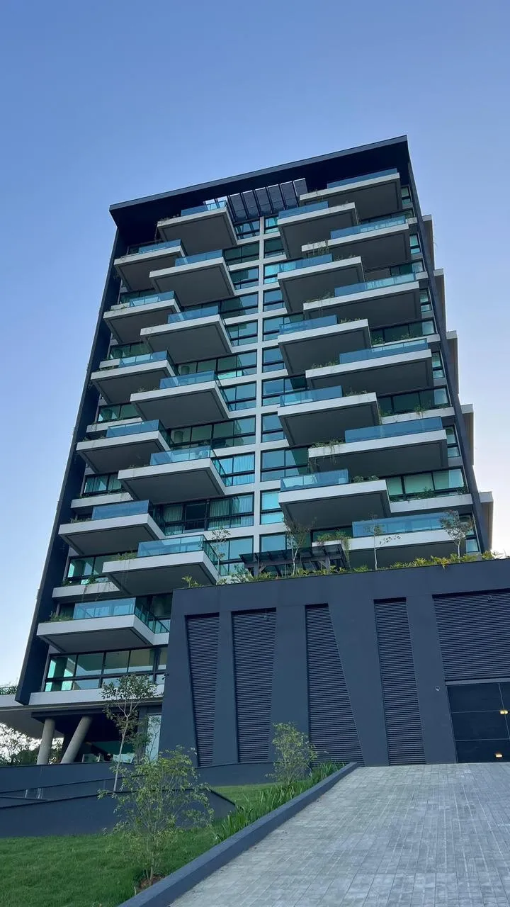 Onde exclusividade encontra elegância - seu futuro lar no icônico BERGHEIM RESIDENZ, referência de alto padrão em Timbó. - foto 1