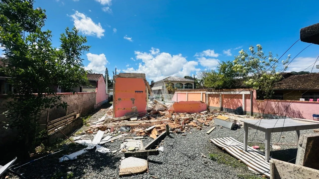 Terreno com 432m à venda no bairro Floresta em Joinville-SC por R$650.000,00. — foto 4