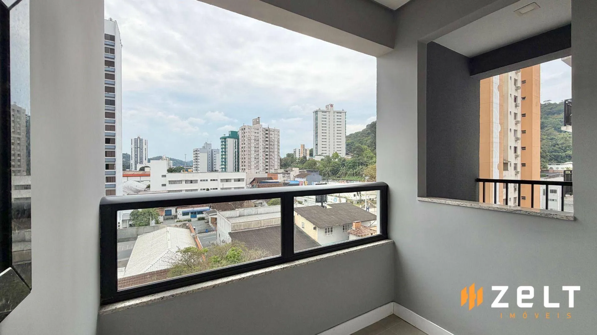Apartamento com 1 dormitório à venda, 41 m por R$ 430.000,00 - Victor Konder - Blumenau/SC - foto 1