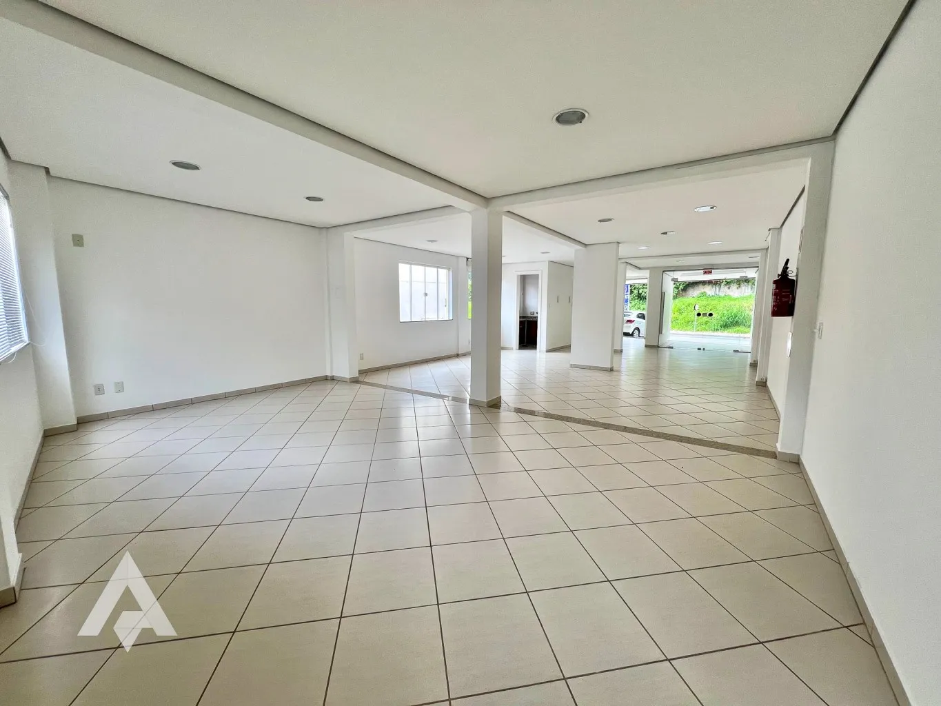 Sala de 120 m para locação por R$4.800,00 - Bairro Vorstadt - Blumenau/SC — foto 3