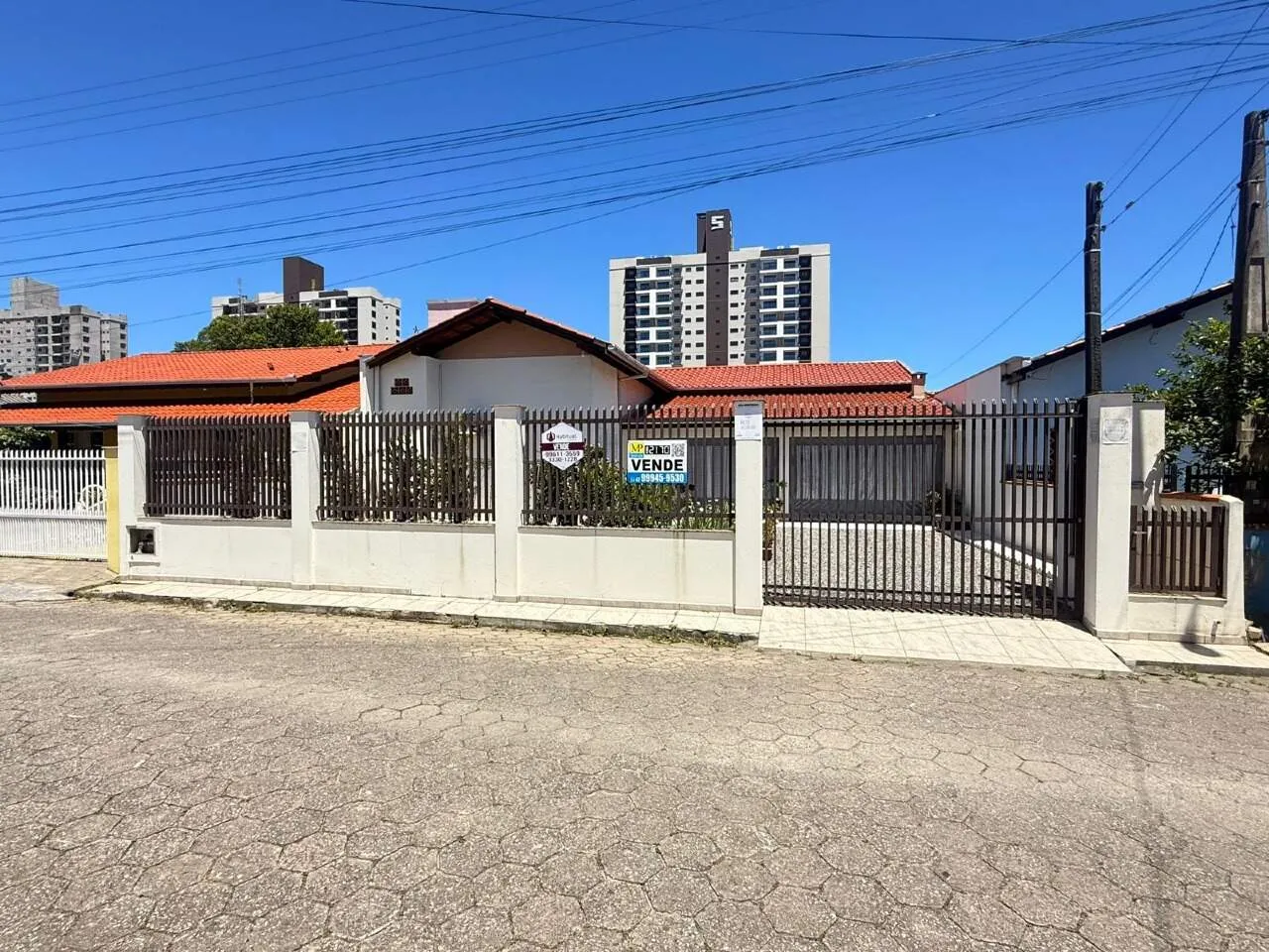 Casa térrea com três dormitórios e área de festas à venda na Armação, em Penha/SC - foto 1