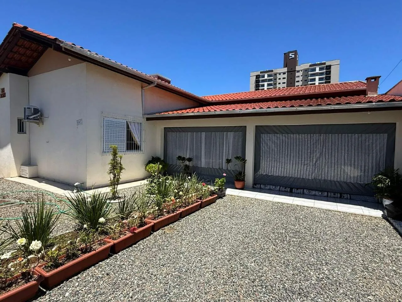 Casa térrea com três dormitórios e área de festas à venda na Armação, em Penha/SC — foto 4