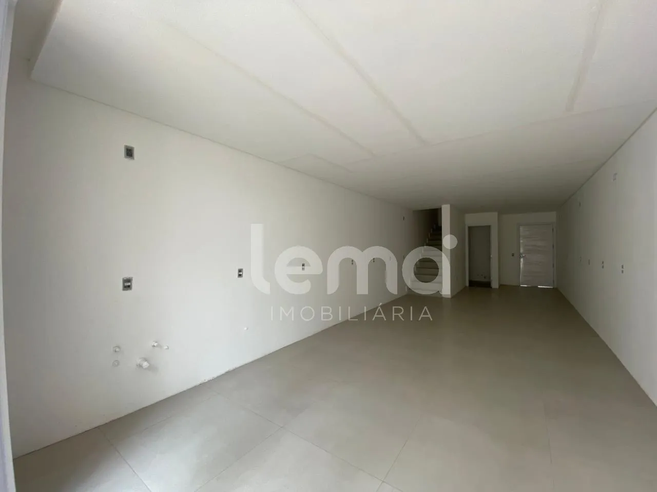 Sobrado com 3 dormitórios, no Bairro Velha, Blumenau. — foto 2