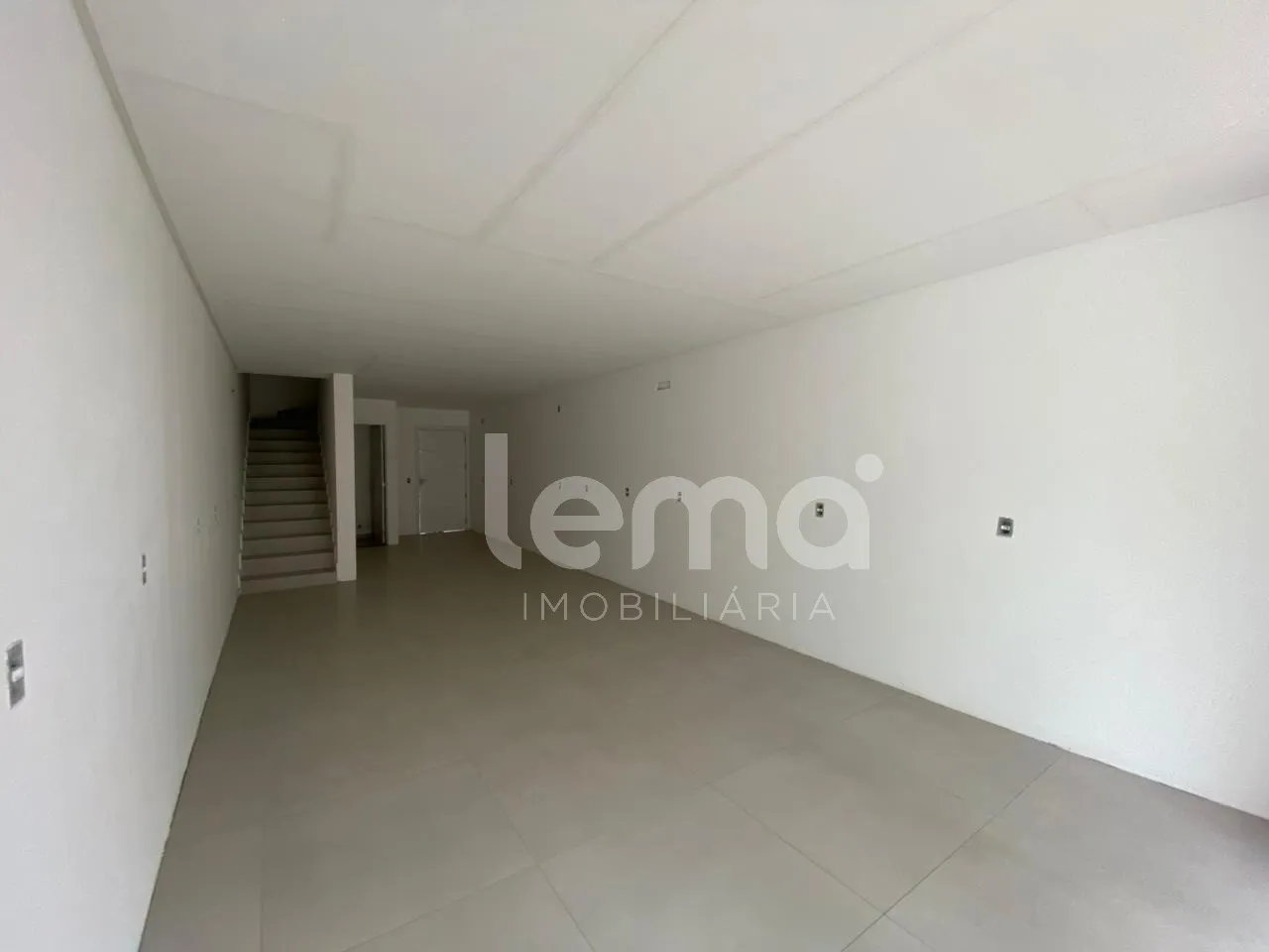 Sobrado com 3 dormitórios, no Bairro Velha, Blumenau. — foto 3
