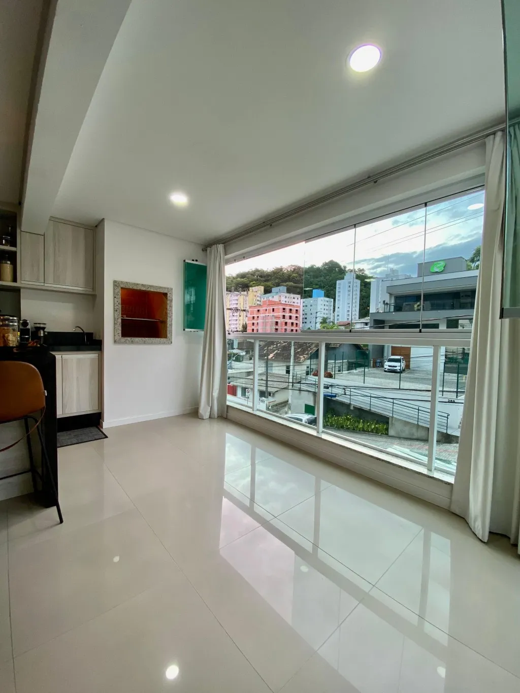 Venda - Apartamento - Semimobiliado - Itoupava Seca. - foto 1