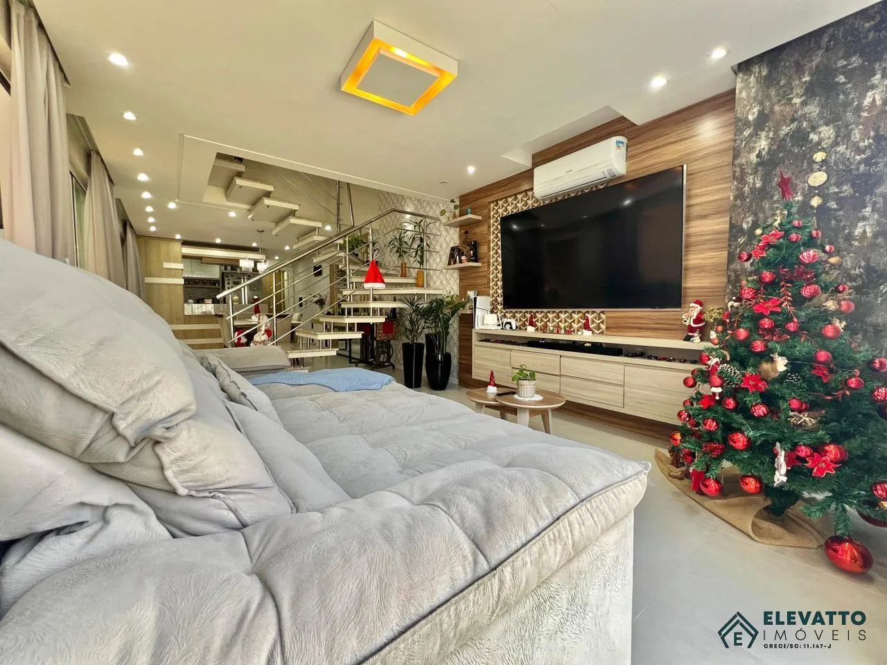 Casa para Venda em Blumenau, Água Verde, 3 dormitórios, 3 suítes, 3 banheiros, 2 vagas - foto 1