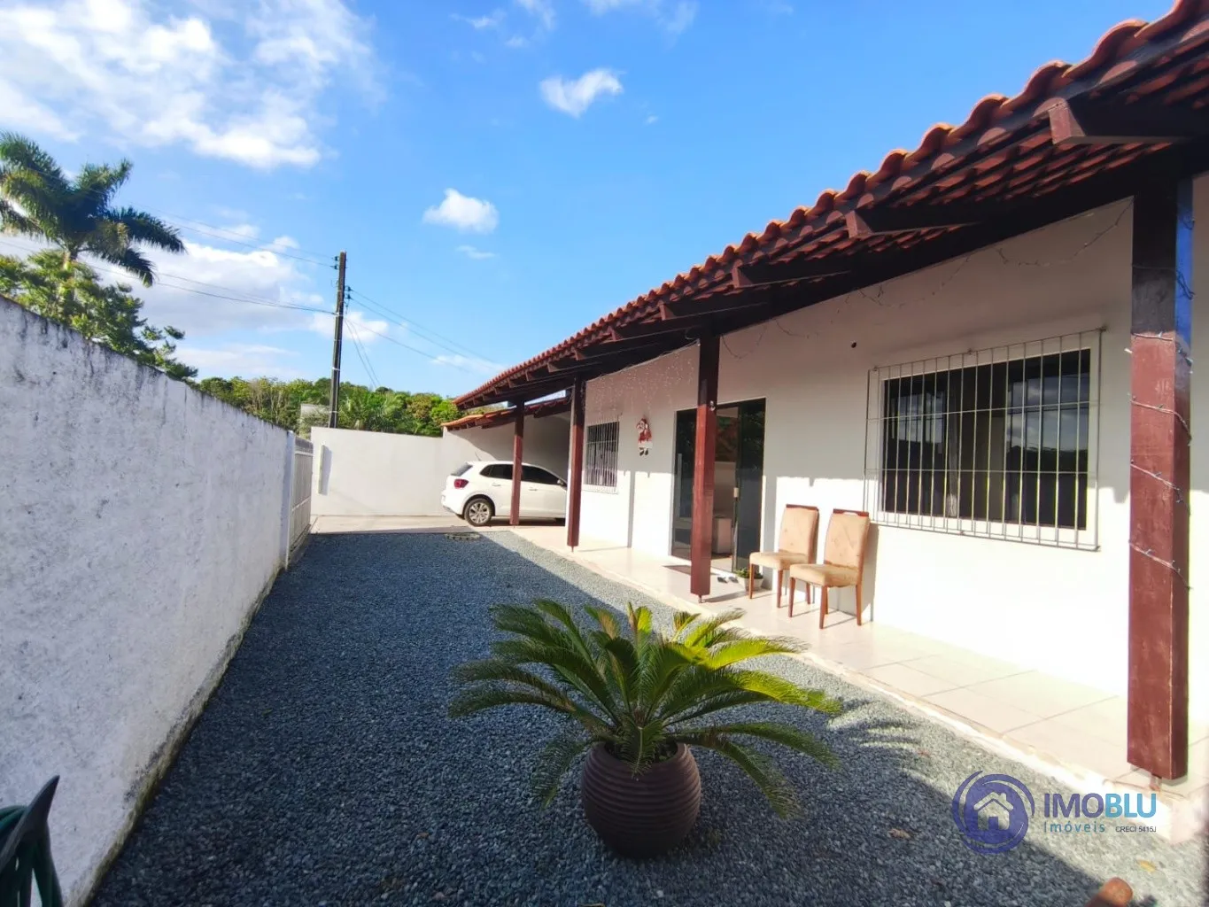 Casa com terreno nos fundos , localização tranquila , previlegiada . — foto 3