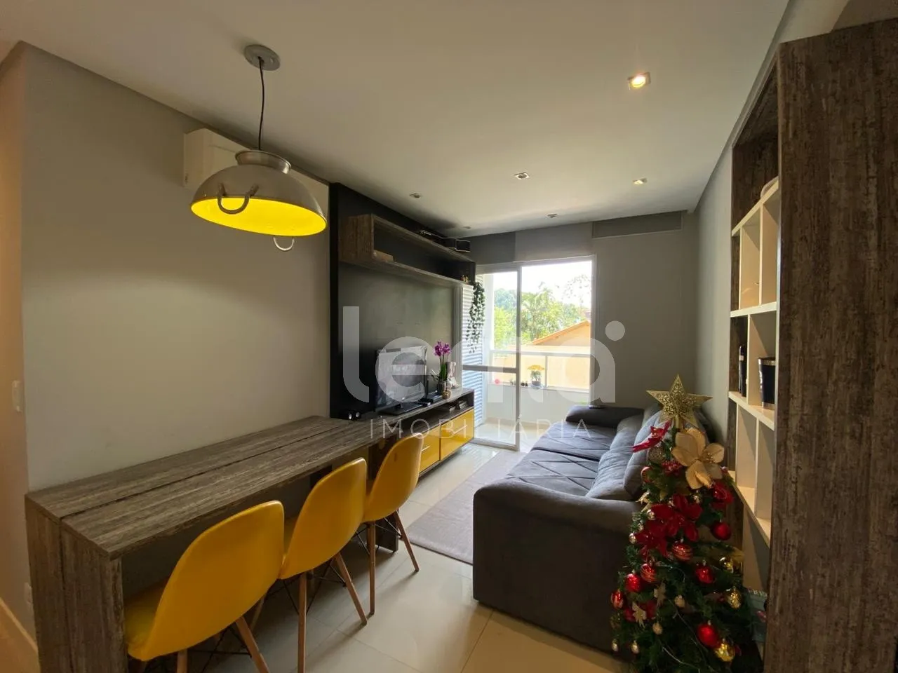Apartamento semimobiliado com 2 dormitórios em condomínio completo no bairro Fortaleza. — foto 4