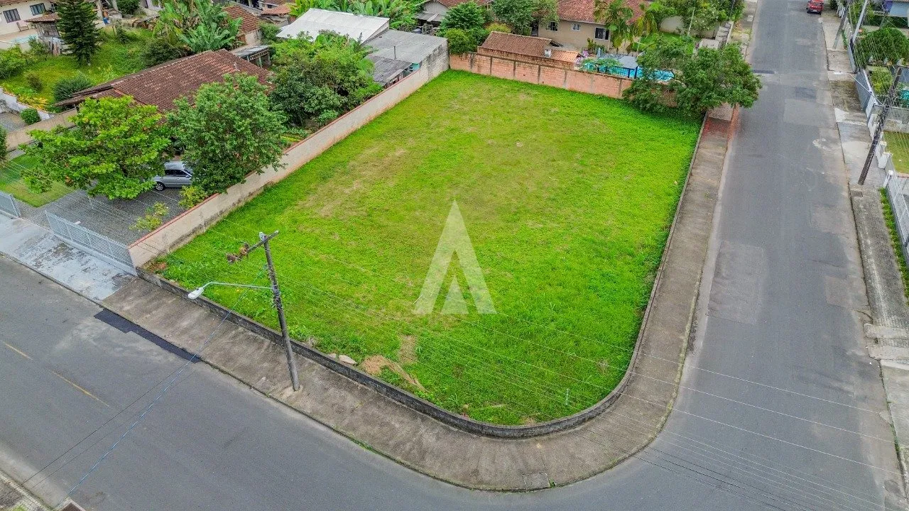 Terreno à venda no bairro Glória em Joinville, por R$ 1.300.000.00. - foto 1