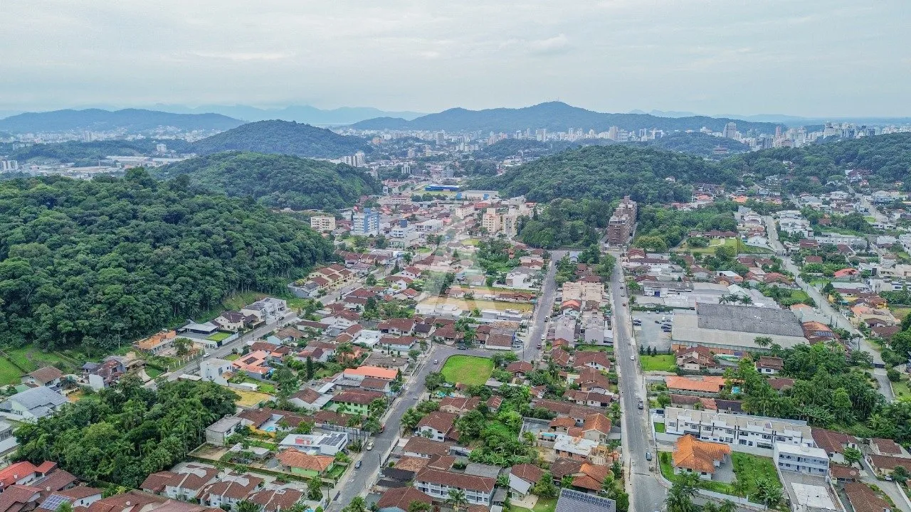 Terreno à venda no bairro Glória em Joinville, por R$ 1.300.000.00. — foto 7