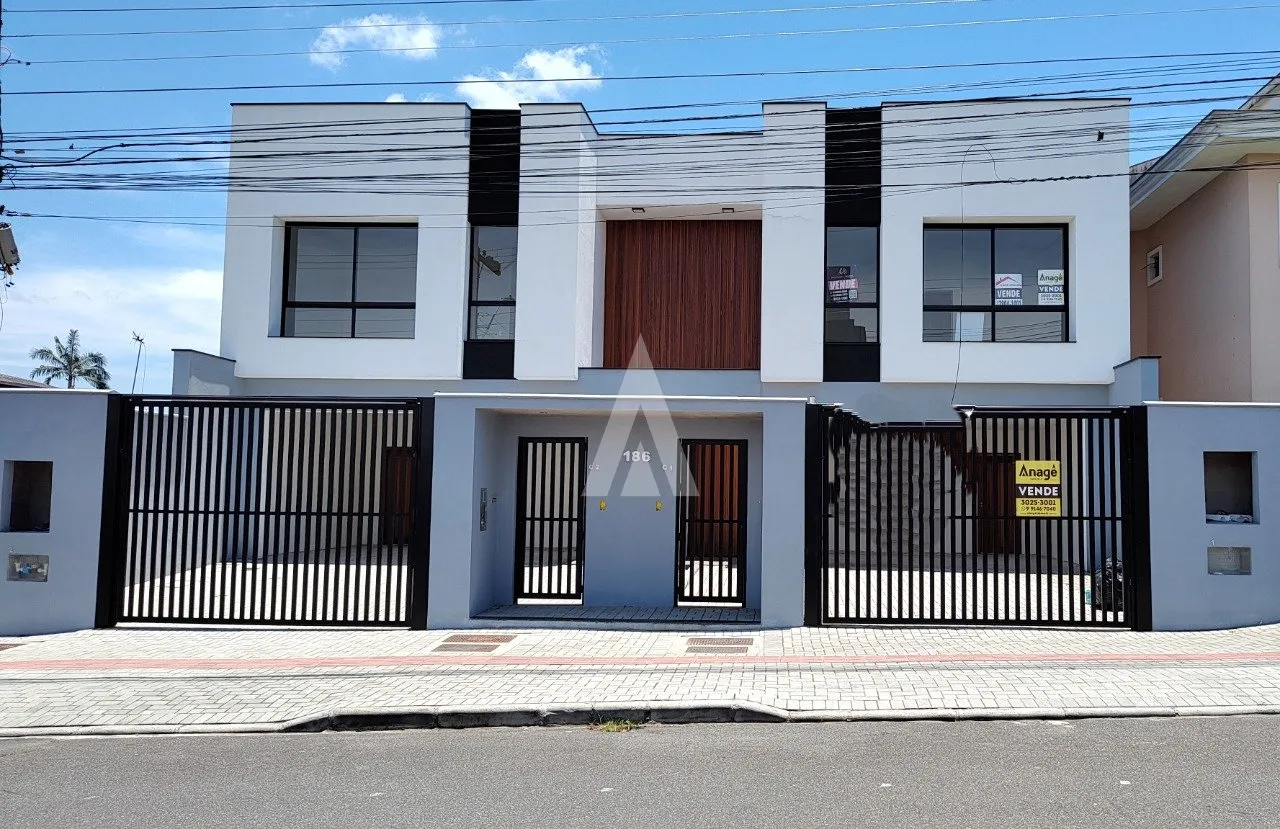 Sobrado Geminado com 3 suíte(s) à venda no bairro Iririú em Joinville, por R$ 990.000.00. - foto 1